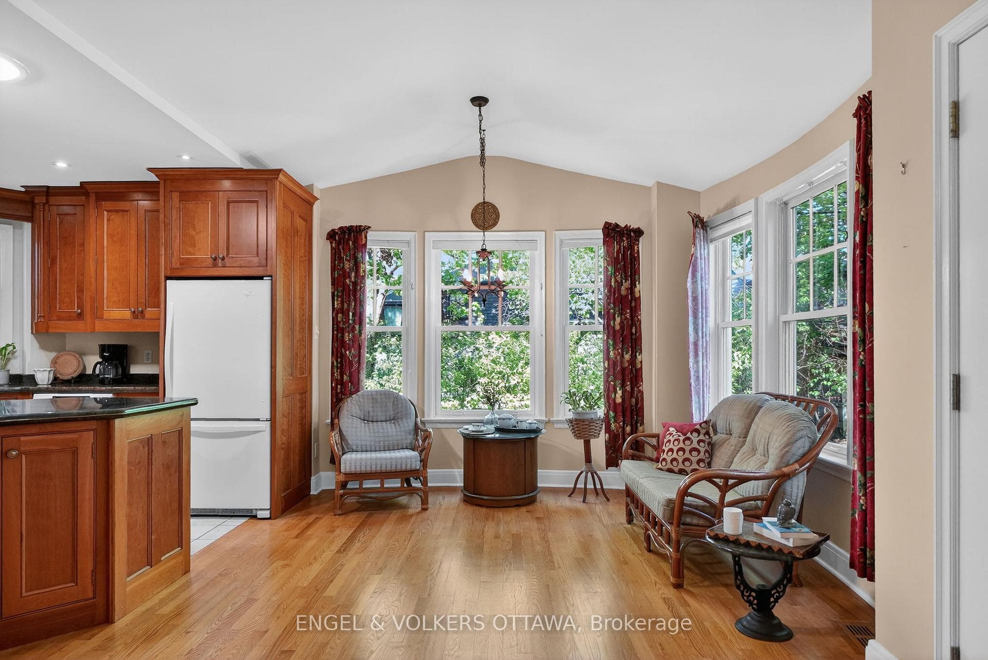 503 Piccadilly Avenue photo 16