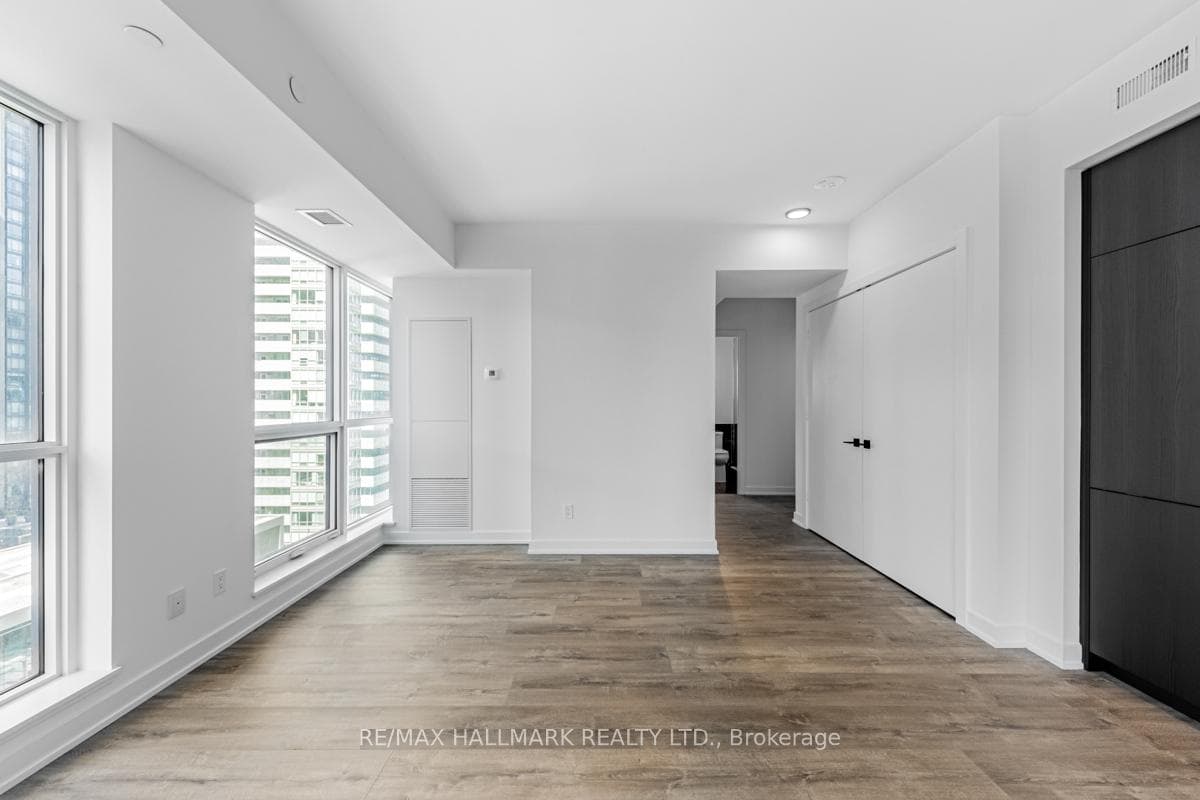 327 King Street Unit 1006 photo 14
