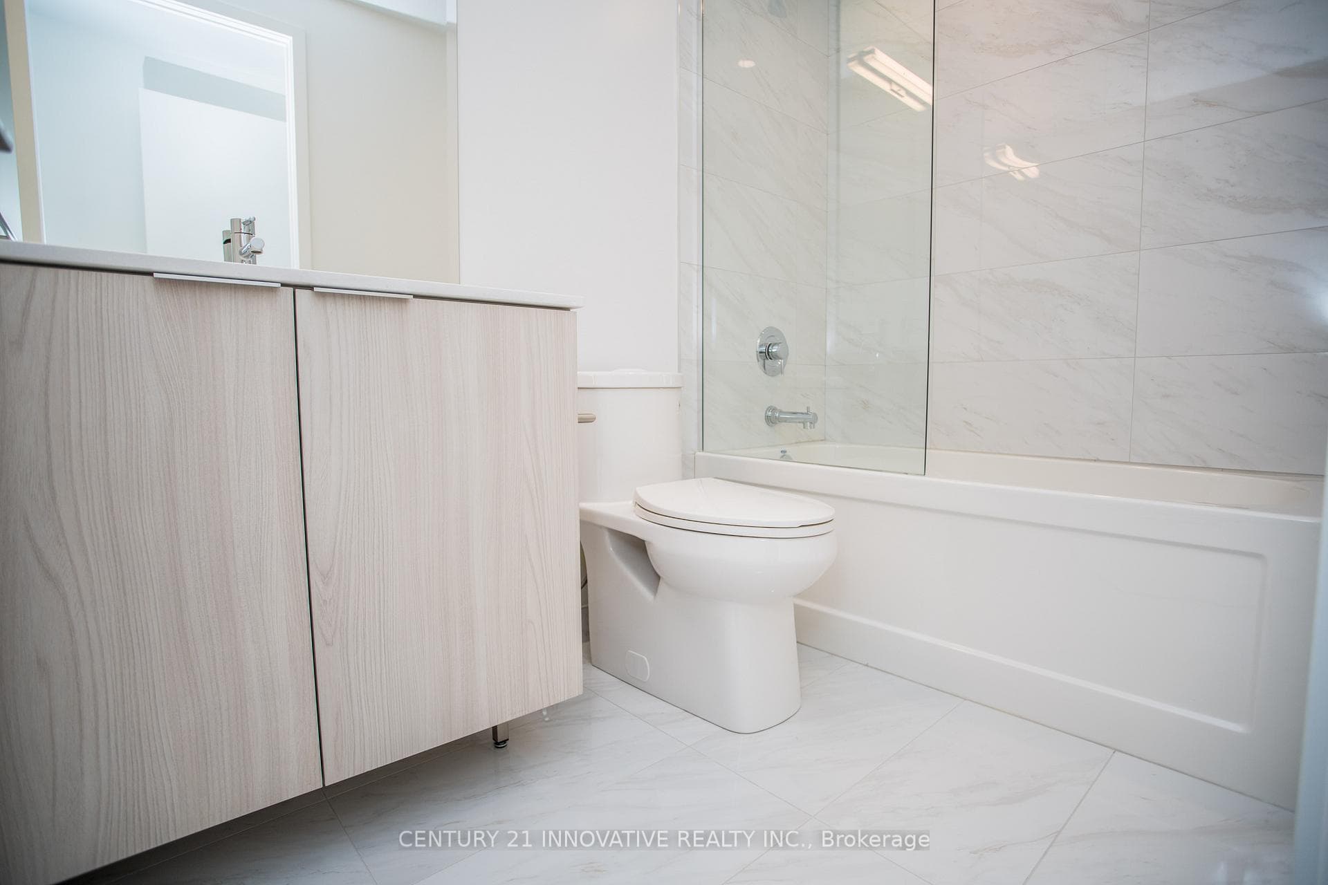 15 Queens Quay N/A Unit 2403 photo 15