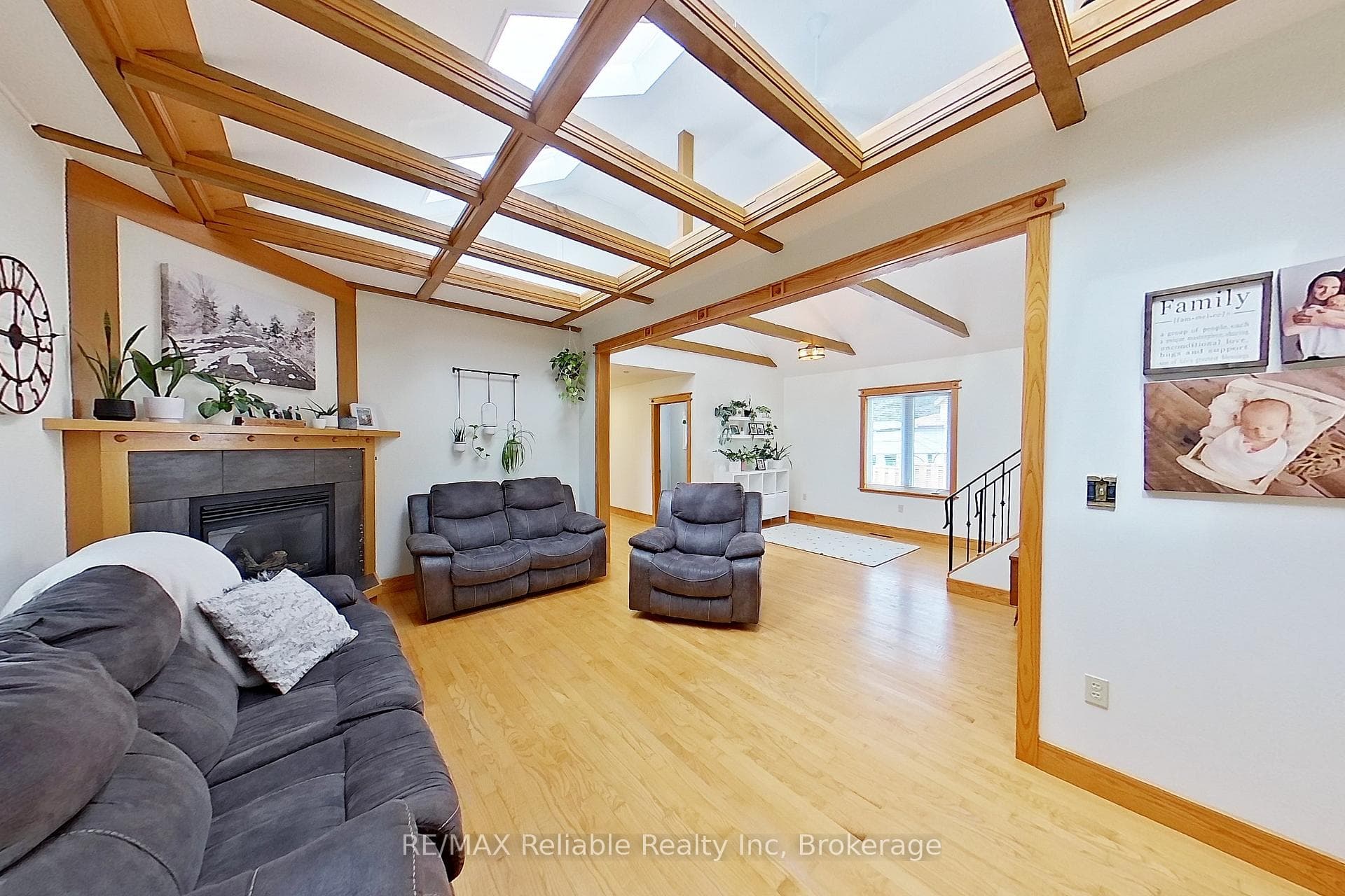 212 James Street photo 4
