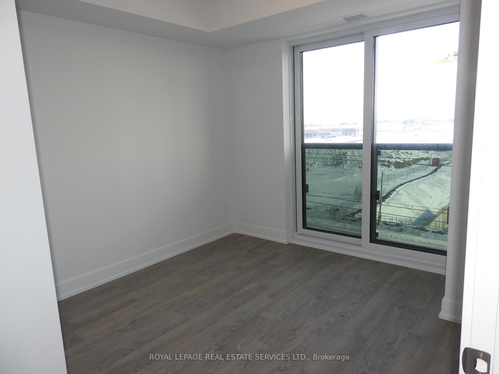 2550 Simcoe Street Unit 610 photo 14