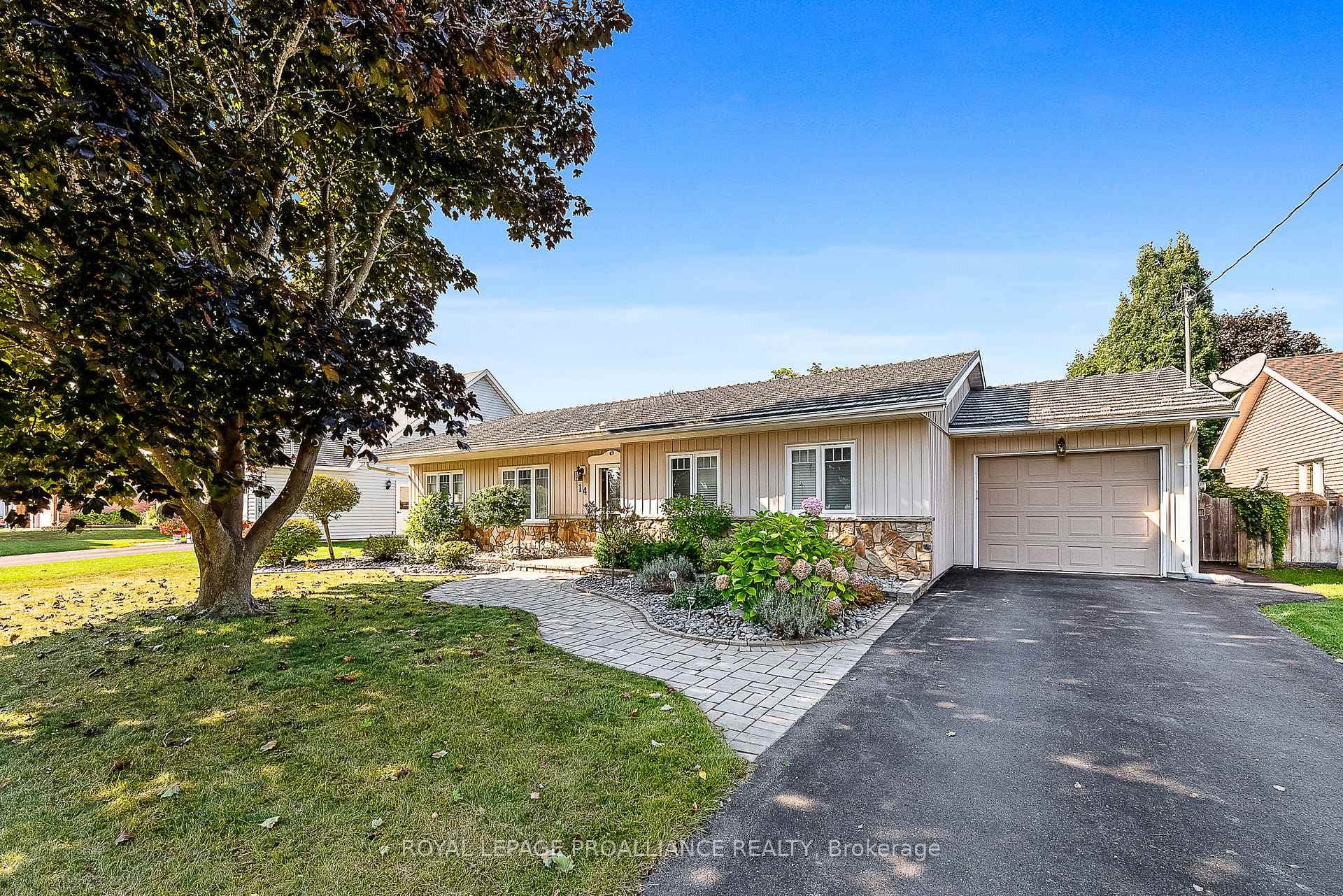14 Catherine Crescent photo 1