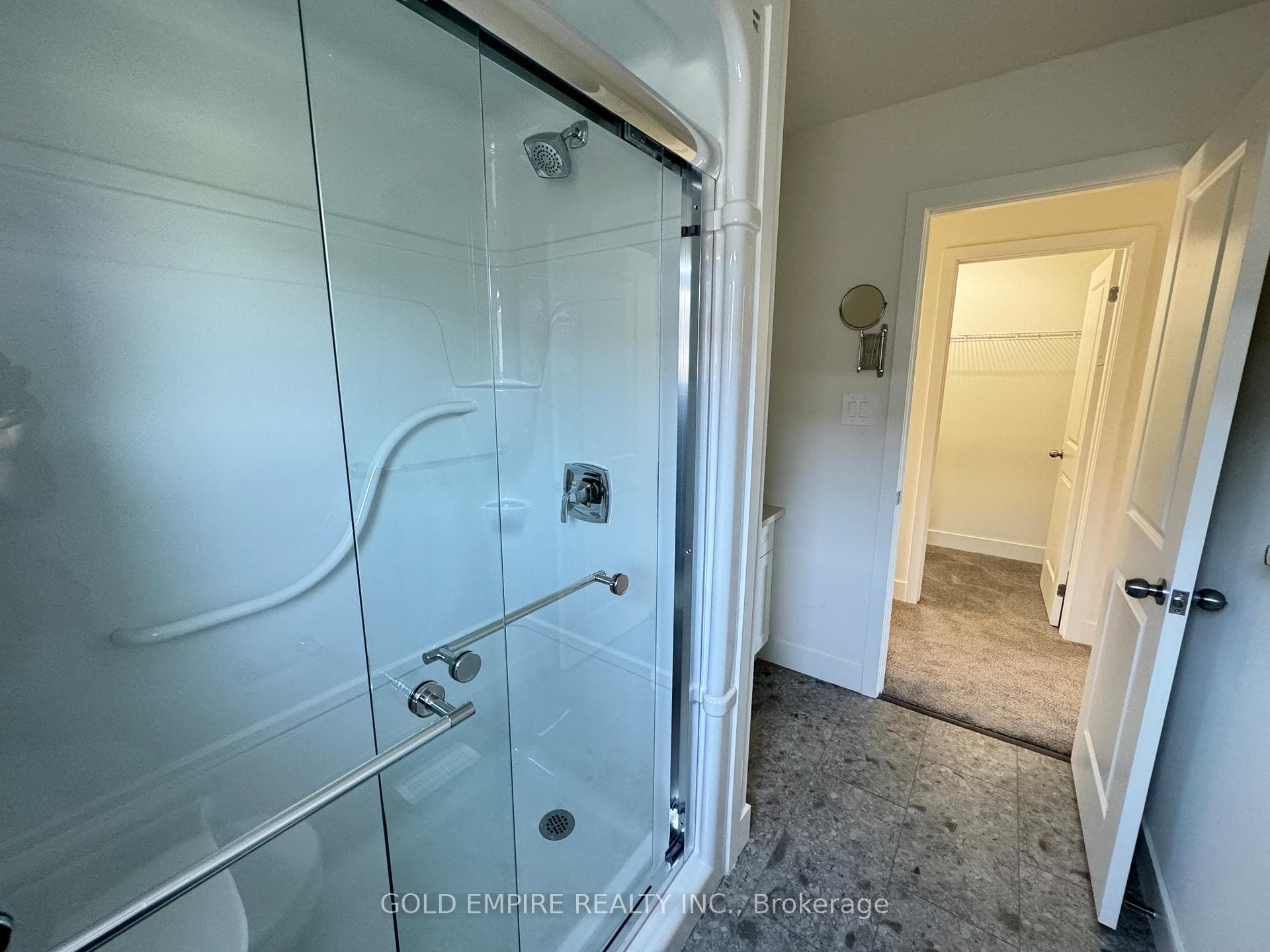 1588 Capri Crescent Unit UPPER photo 22