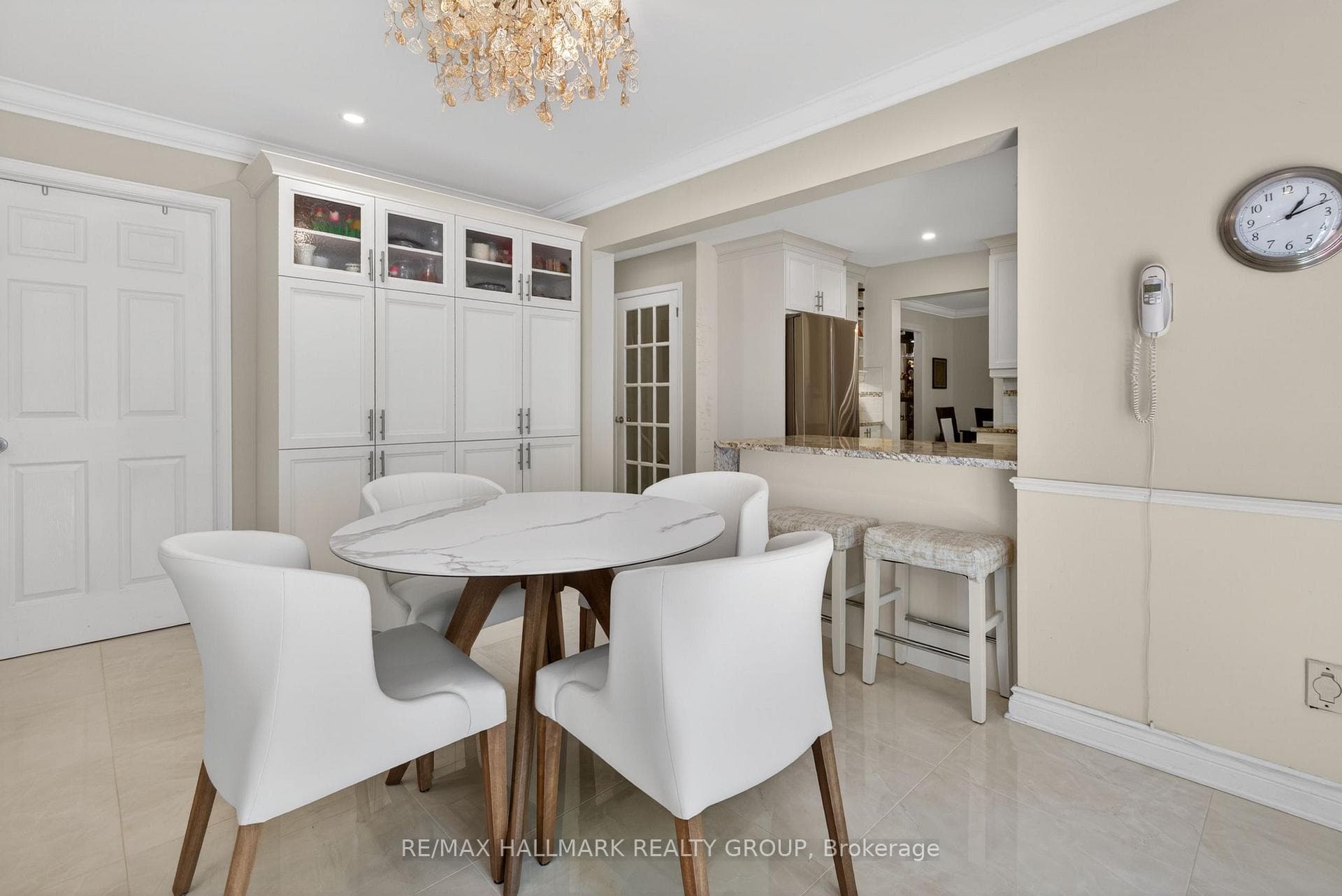 Eating area - pantry