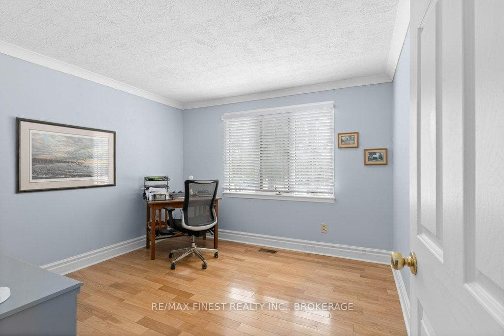 2154 Arne Crescent photo 27