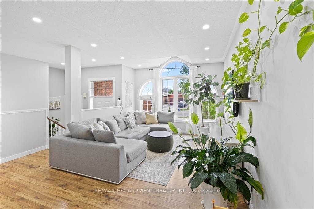 192 Sproule Drive photo 7