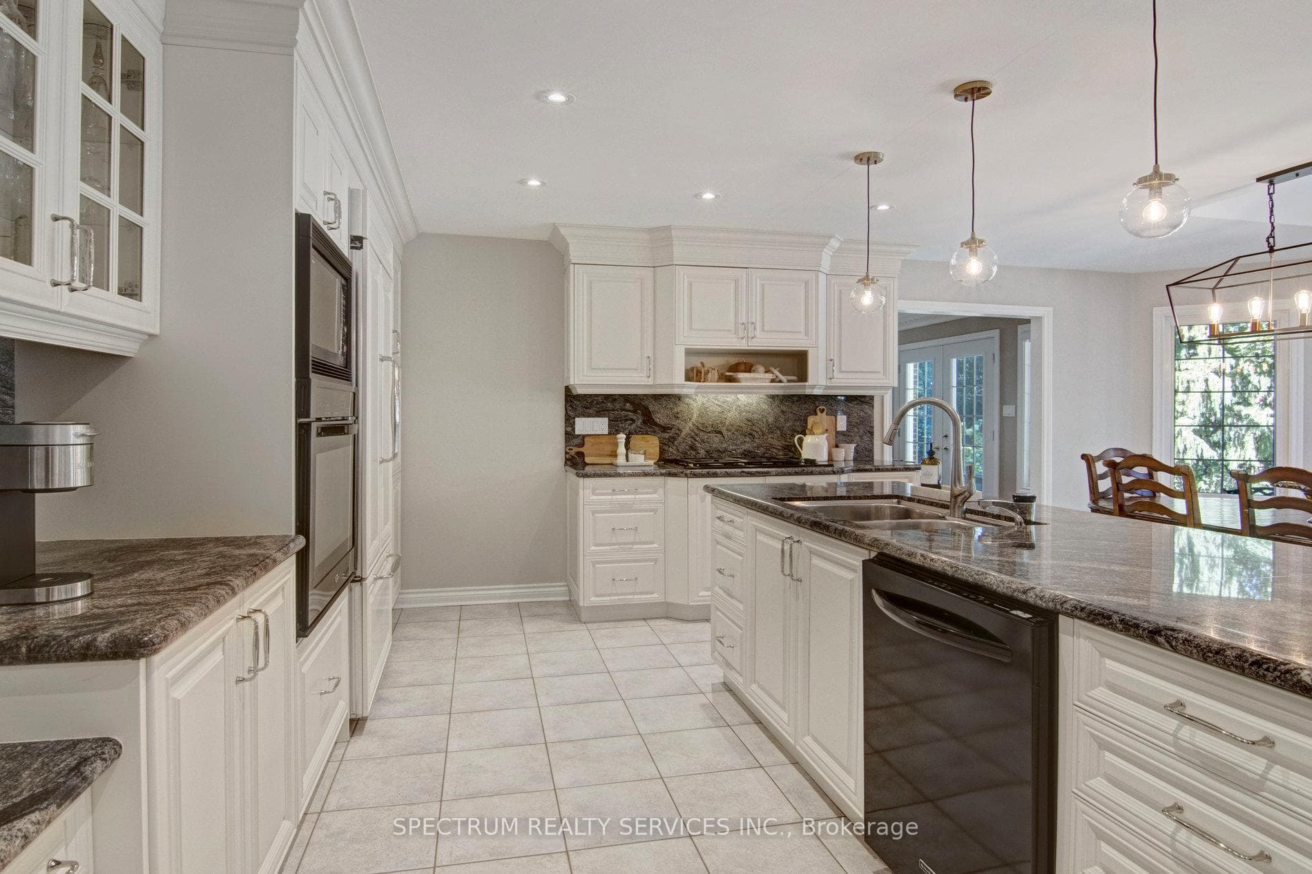172 Charmaine Road photo 16