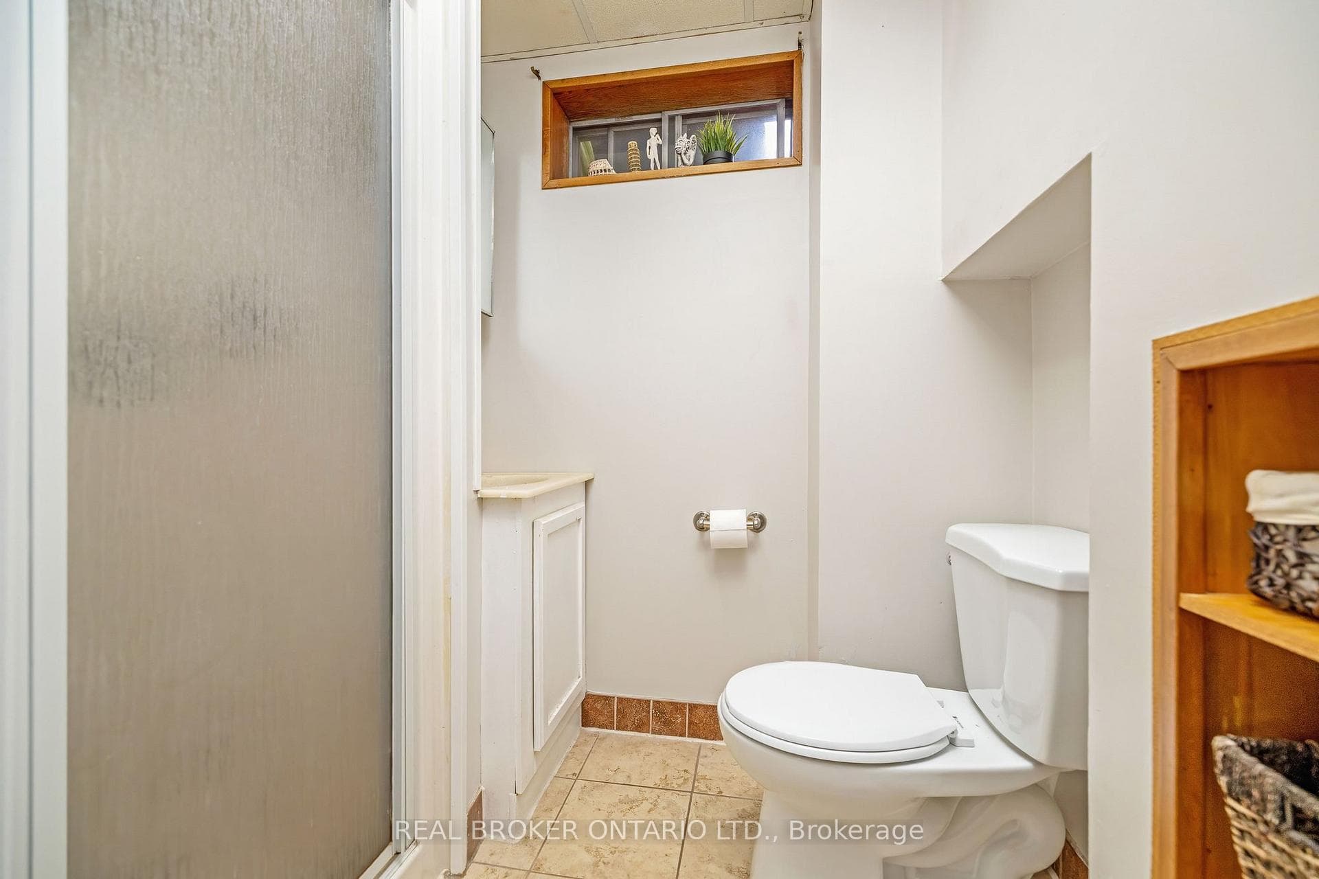 752 Mackenzie Drive photo 30
