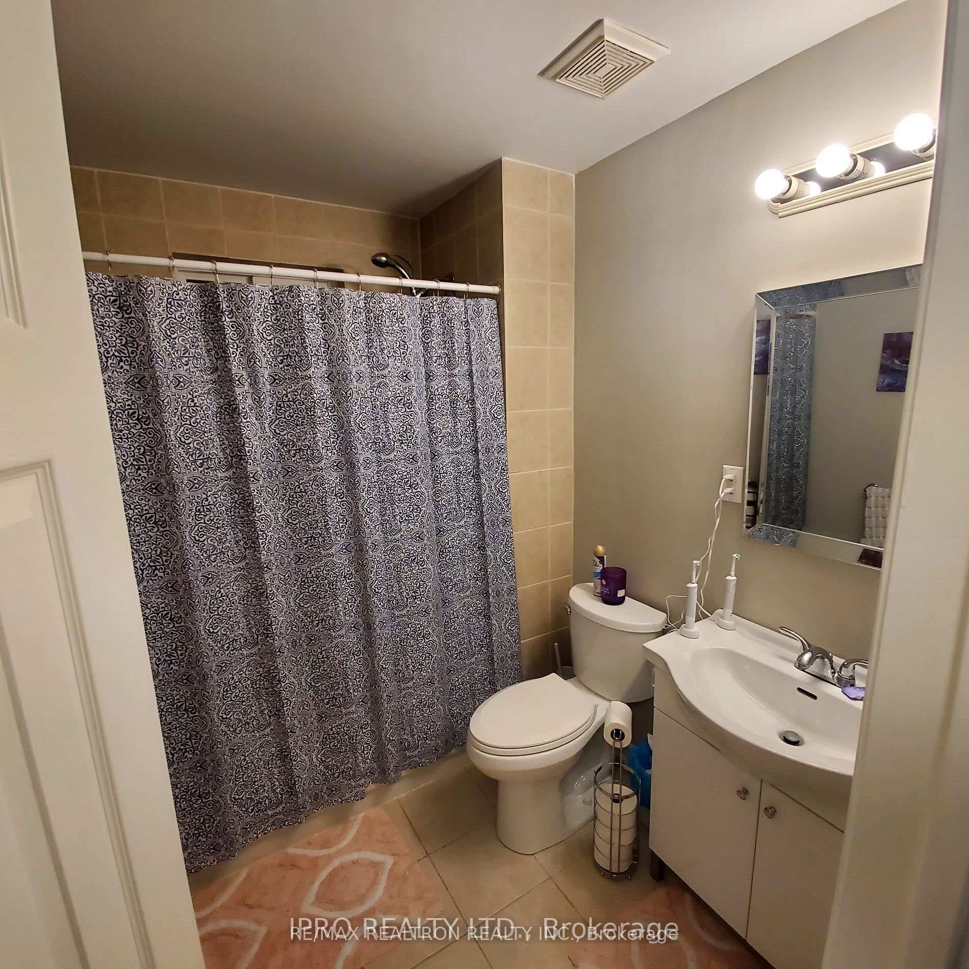 16 Cresthaven Drive photo 16