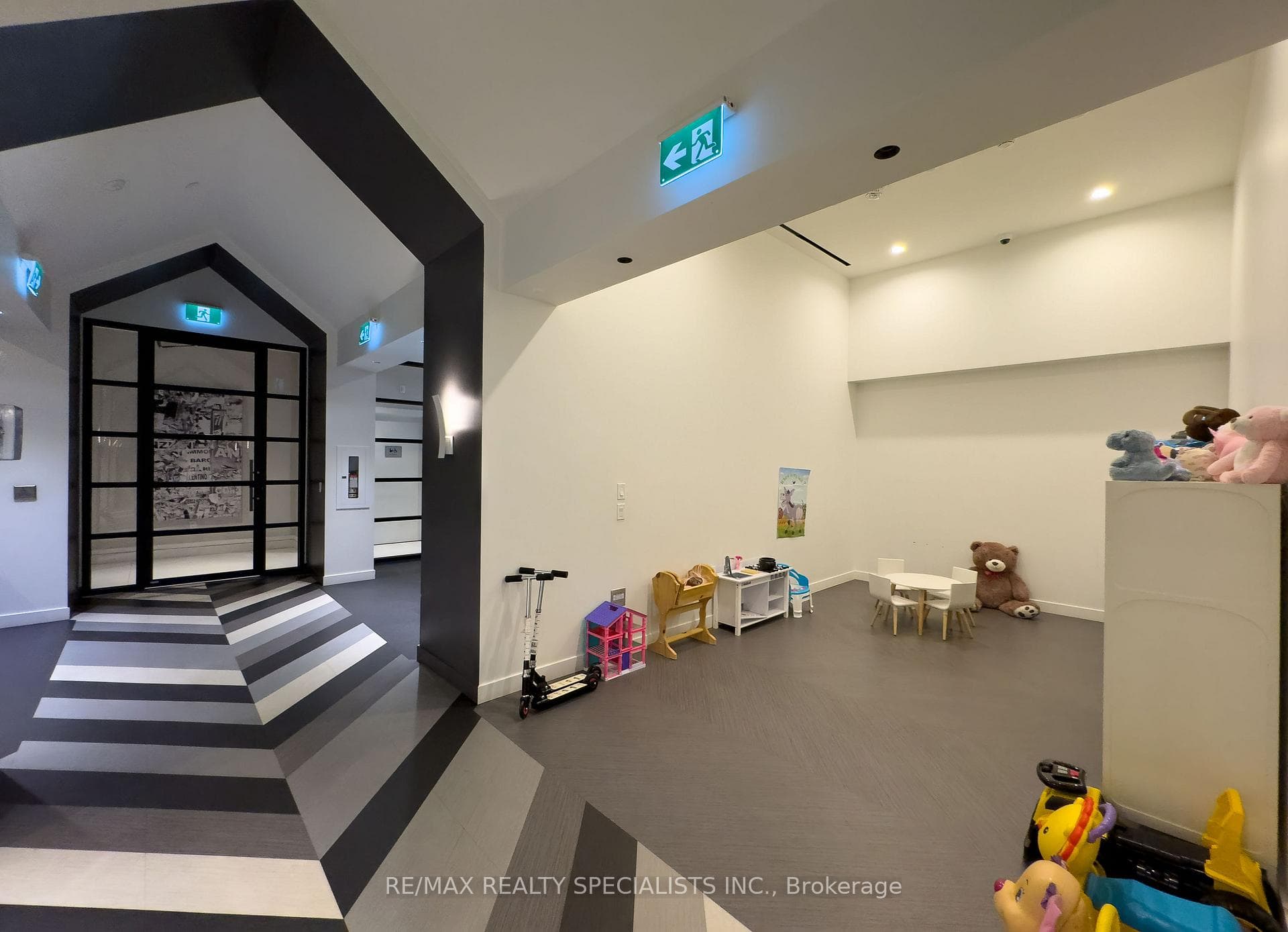 39 Roehampton Avenue Unit 4403 photo 33
