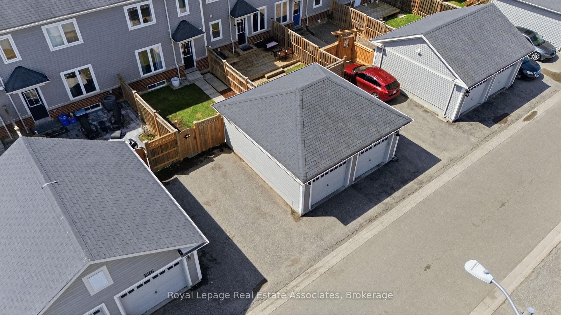 228 Brookhill Boulevard photo 33