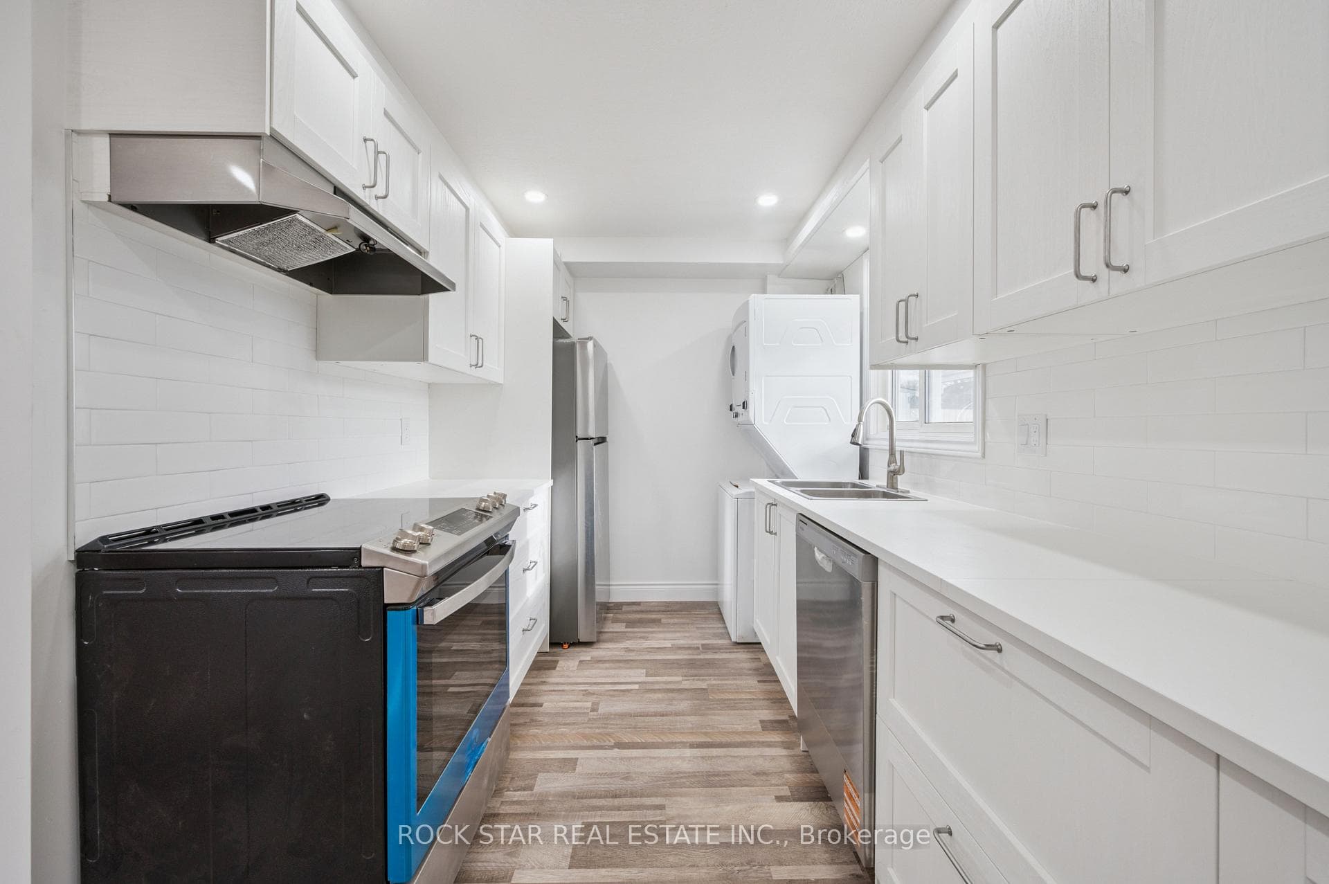 118 Selkirk Drive photo 10