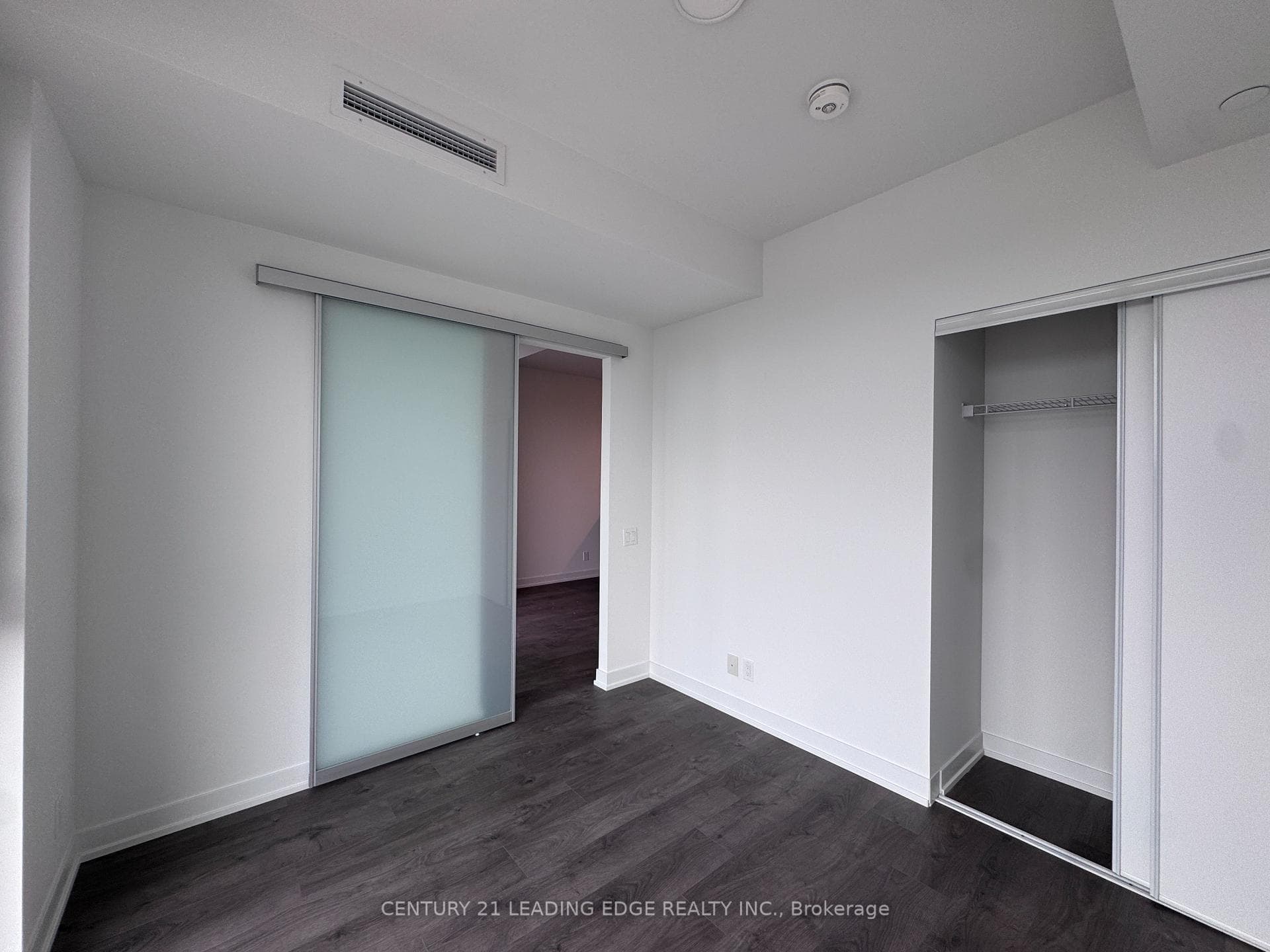39 Mary Street Unit 1606 photo 5