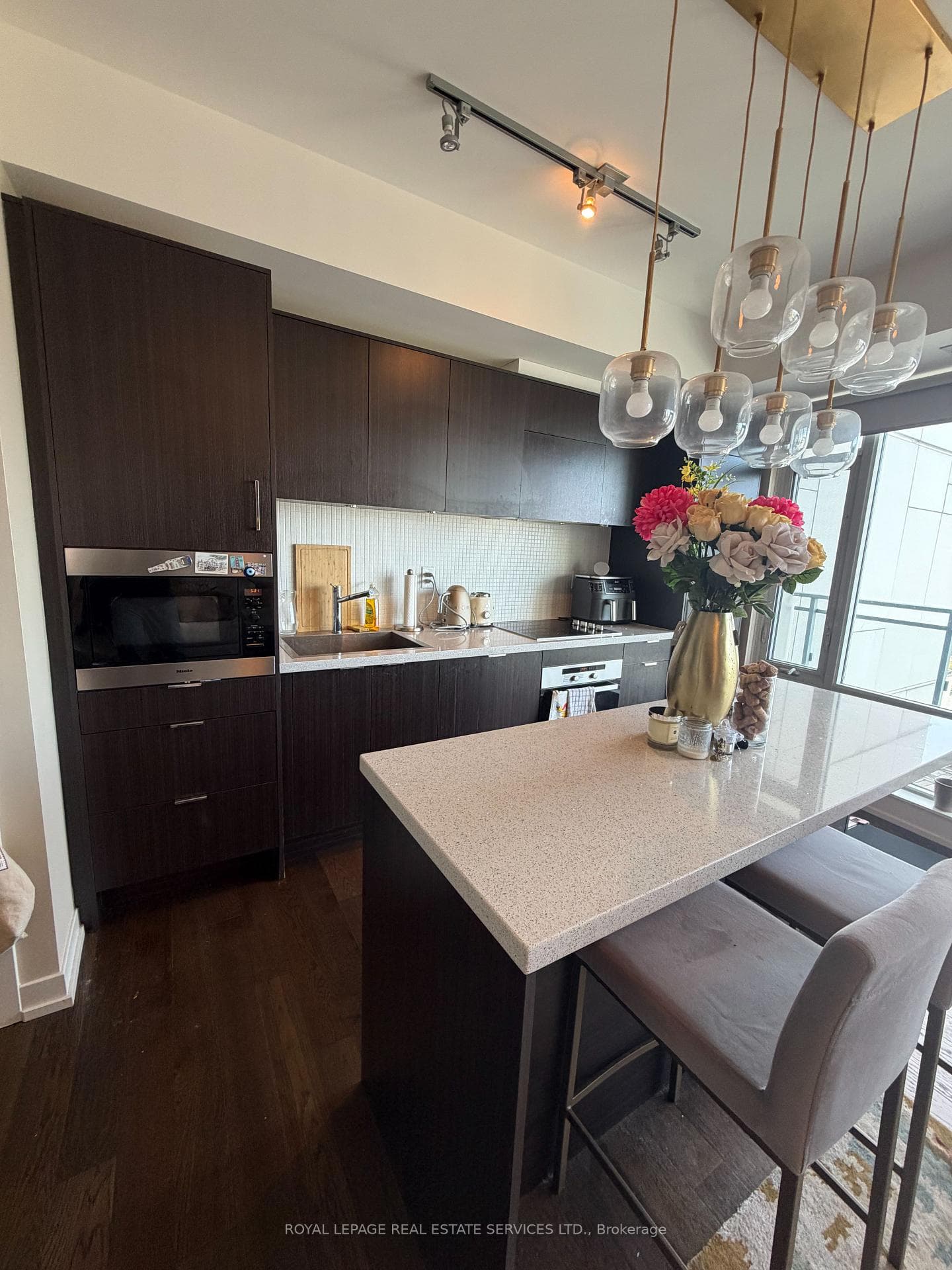 21 Widmer Street Unit 3706 photo 12