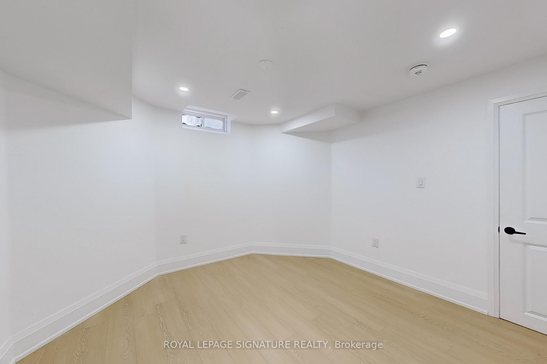 1018 Glenbourne Drive photo 18