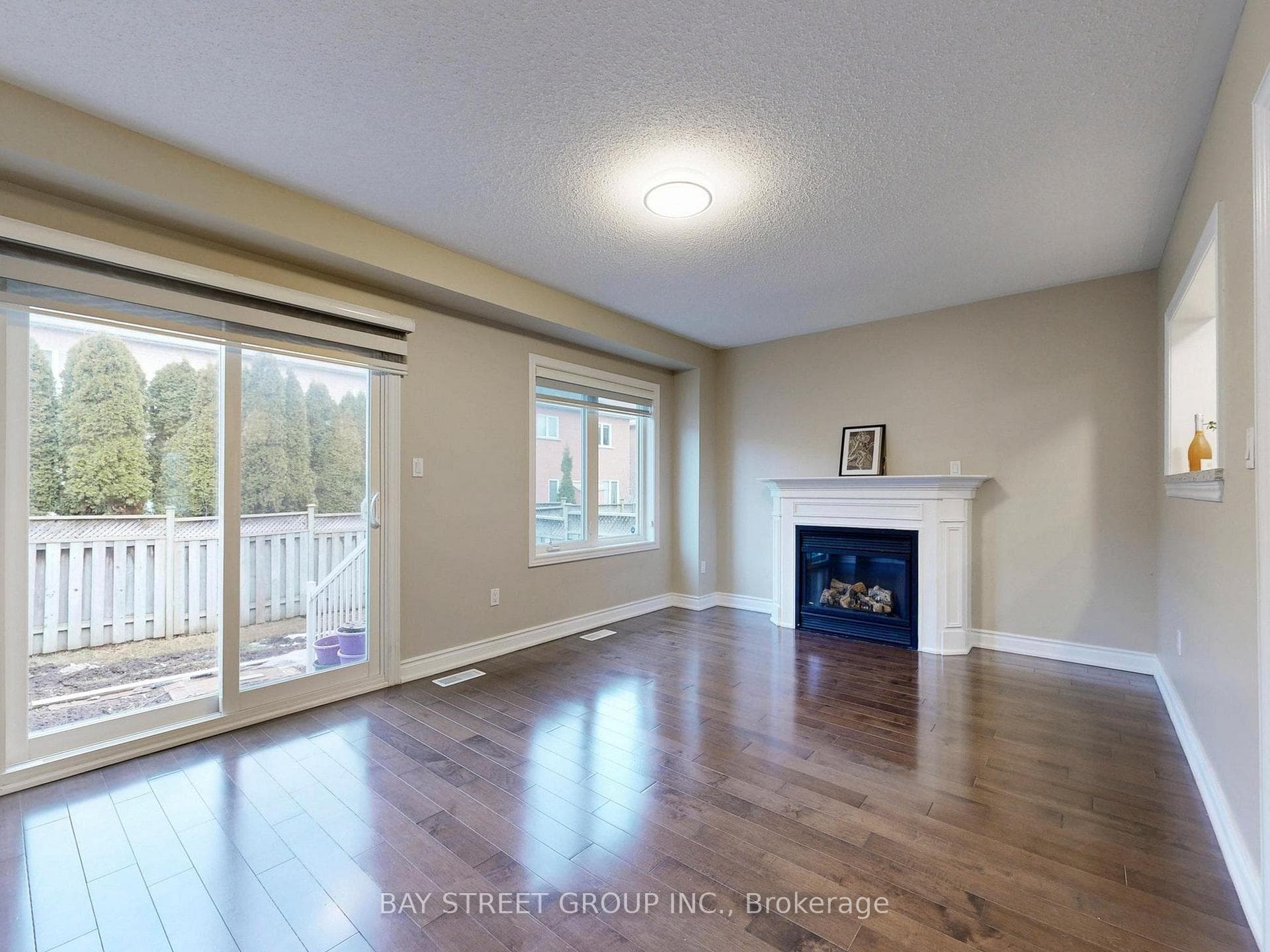 43 Royal Appian Crescent photo 14