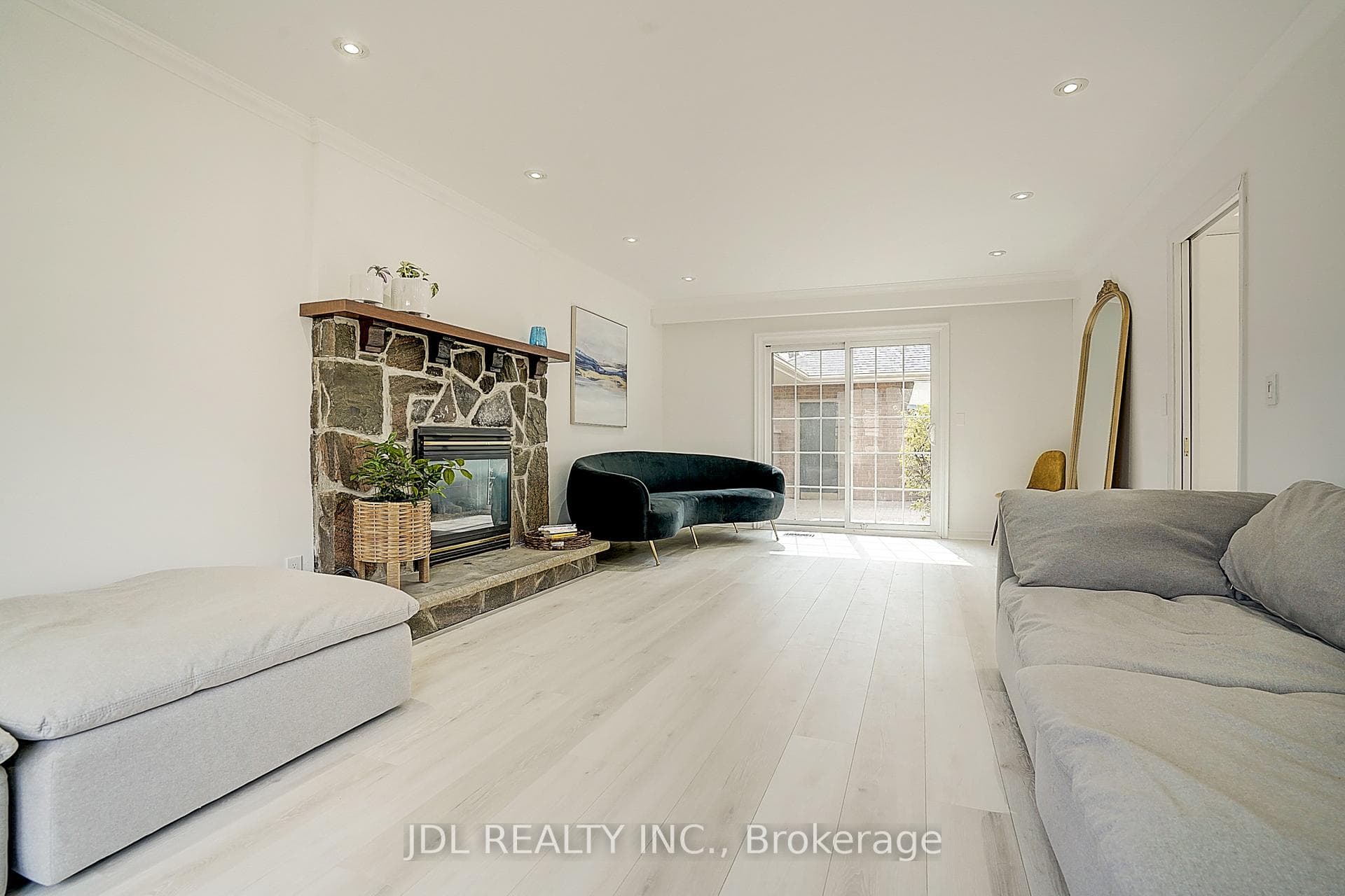 312 Dalewood Drive photo 12