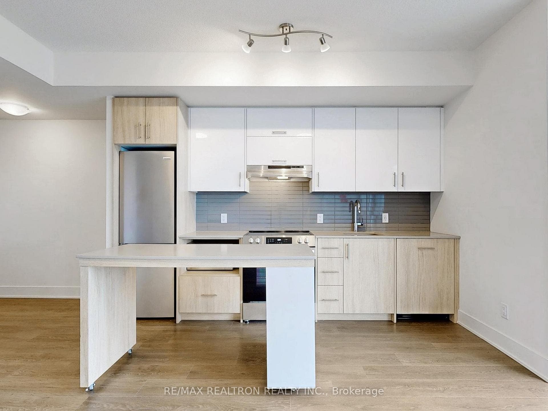 188 Fairview Mall Drive Unit 1515 photo 12
