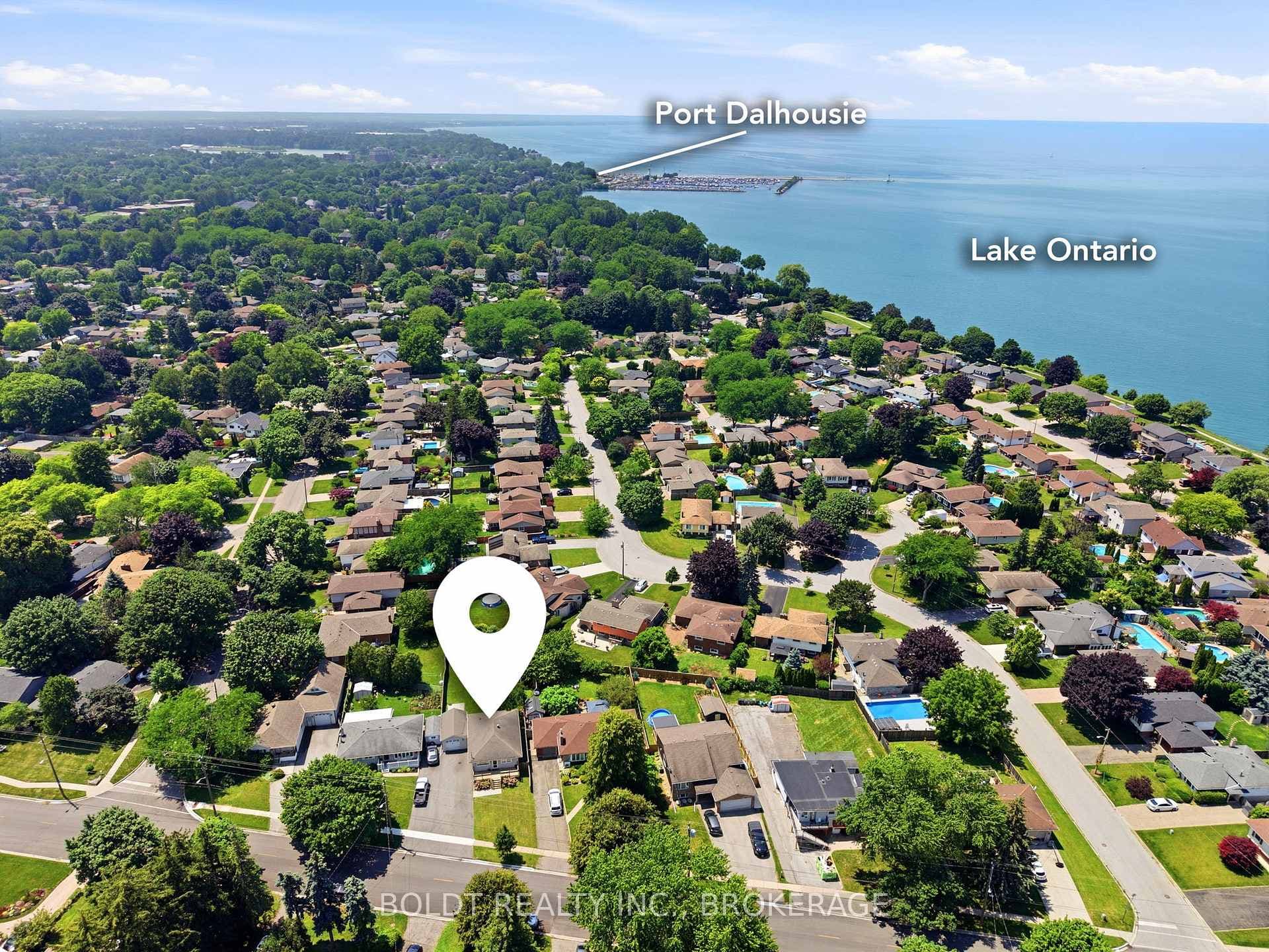 663 Geneva Street photo 5