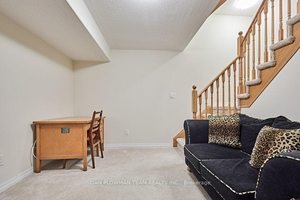 768 Ormond Drive photo 29