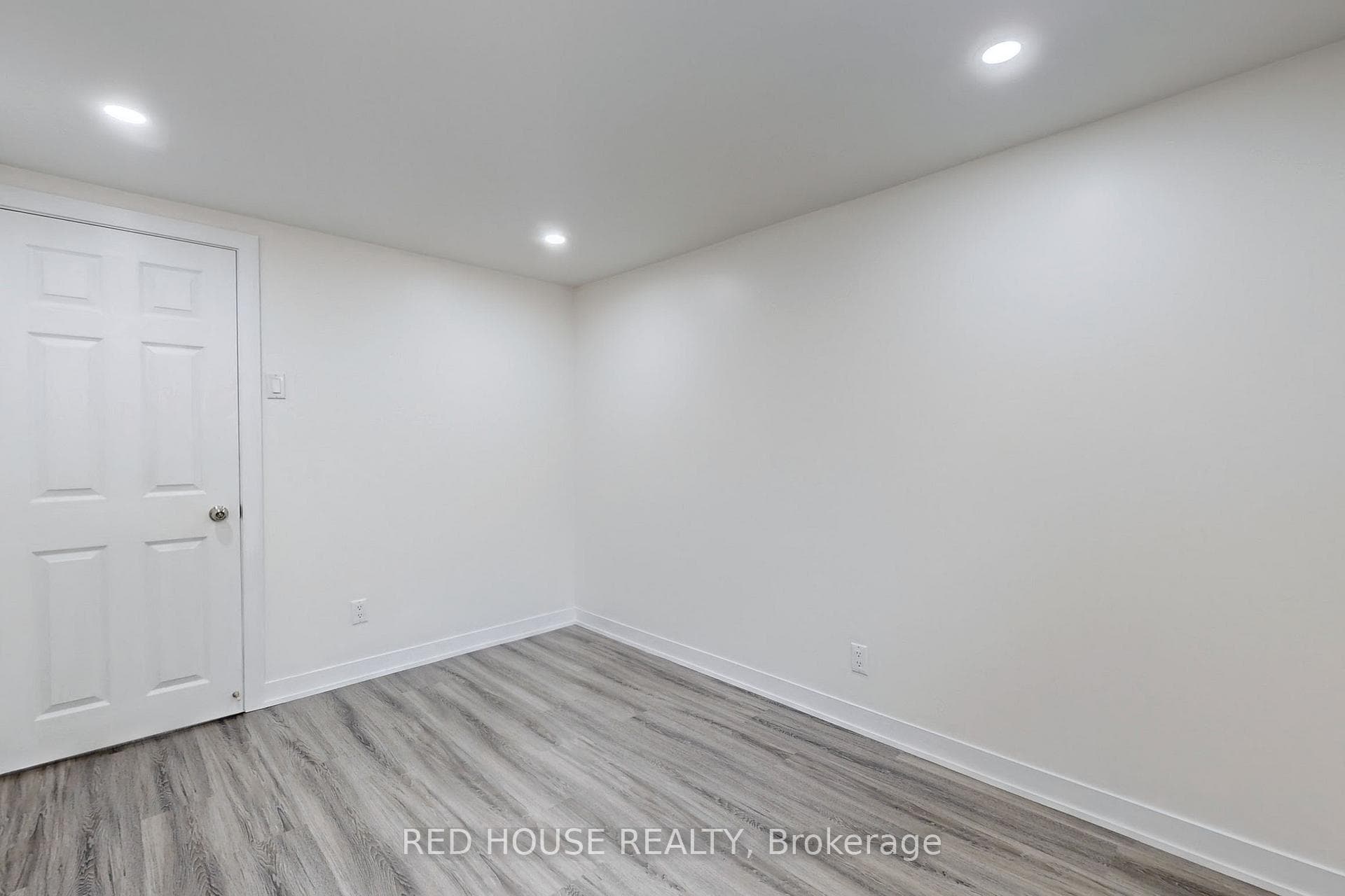 63 Magellan Drive photo 32