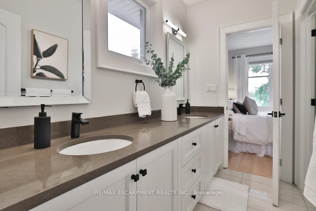 43 Mississauga Road photo 31