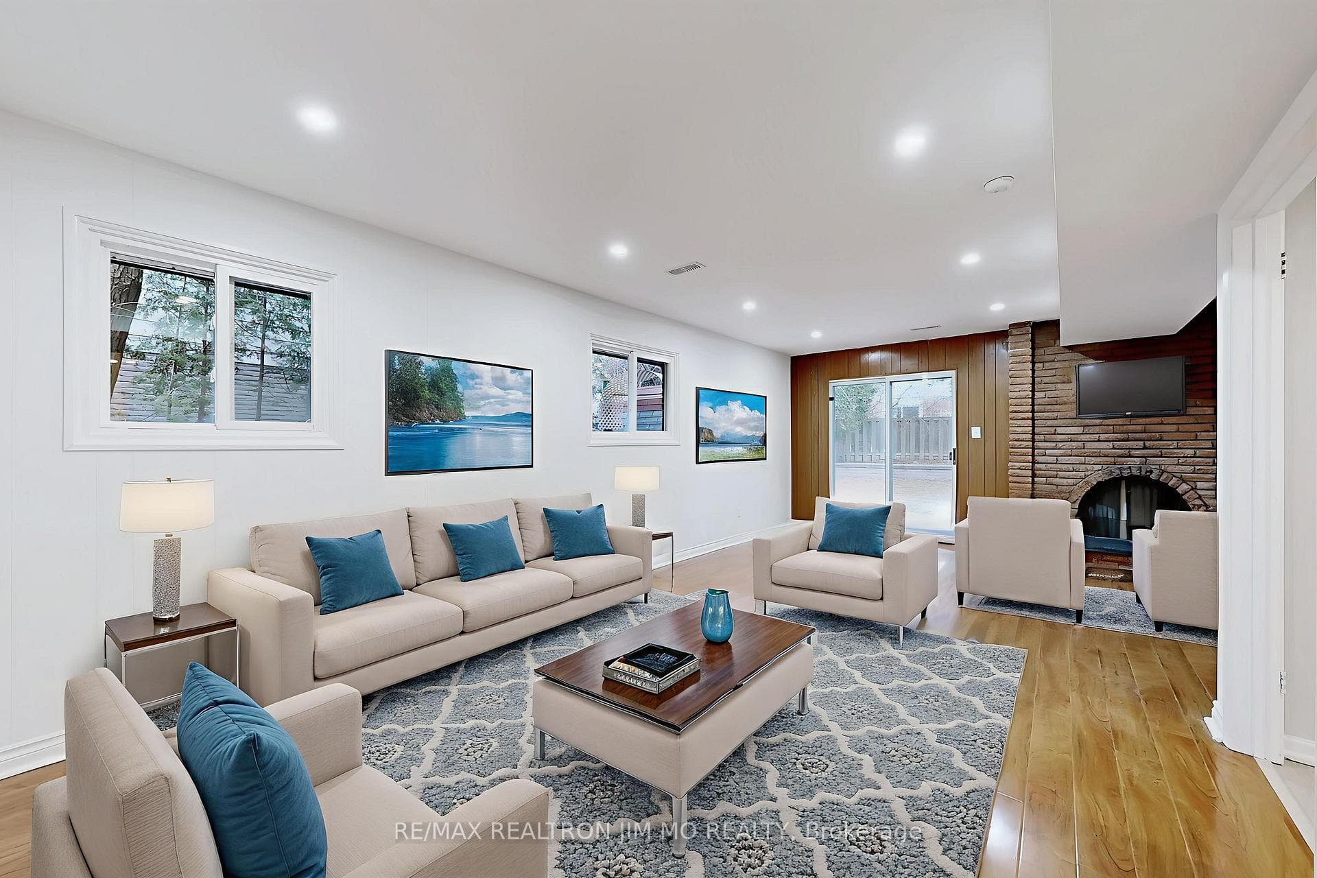 31 Angus Drive photo 32