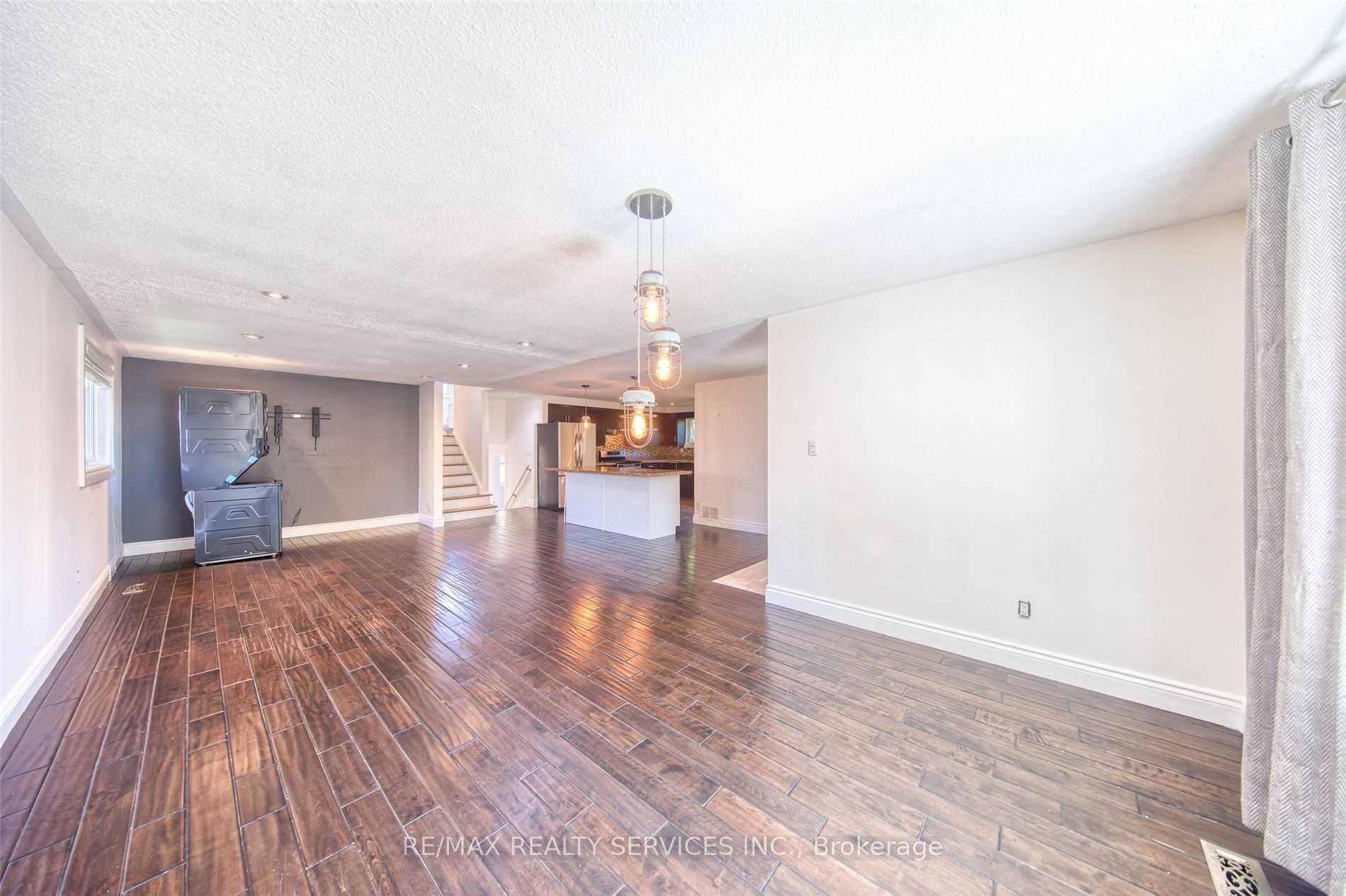 88 Clover Ridge Drive photo 9