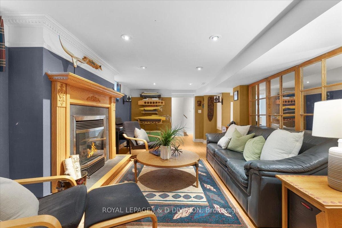 43 Allister Avenue photo 36