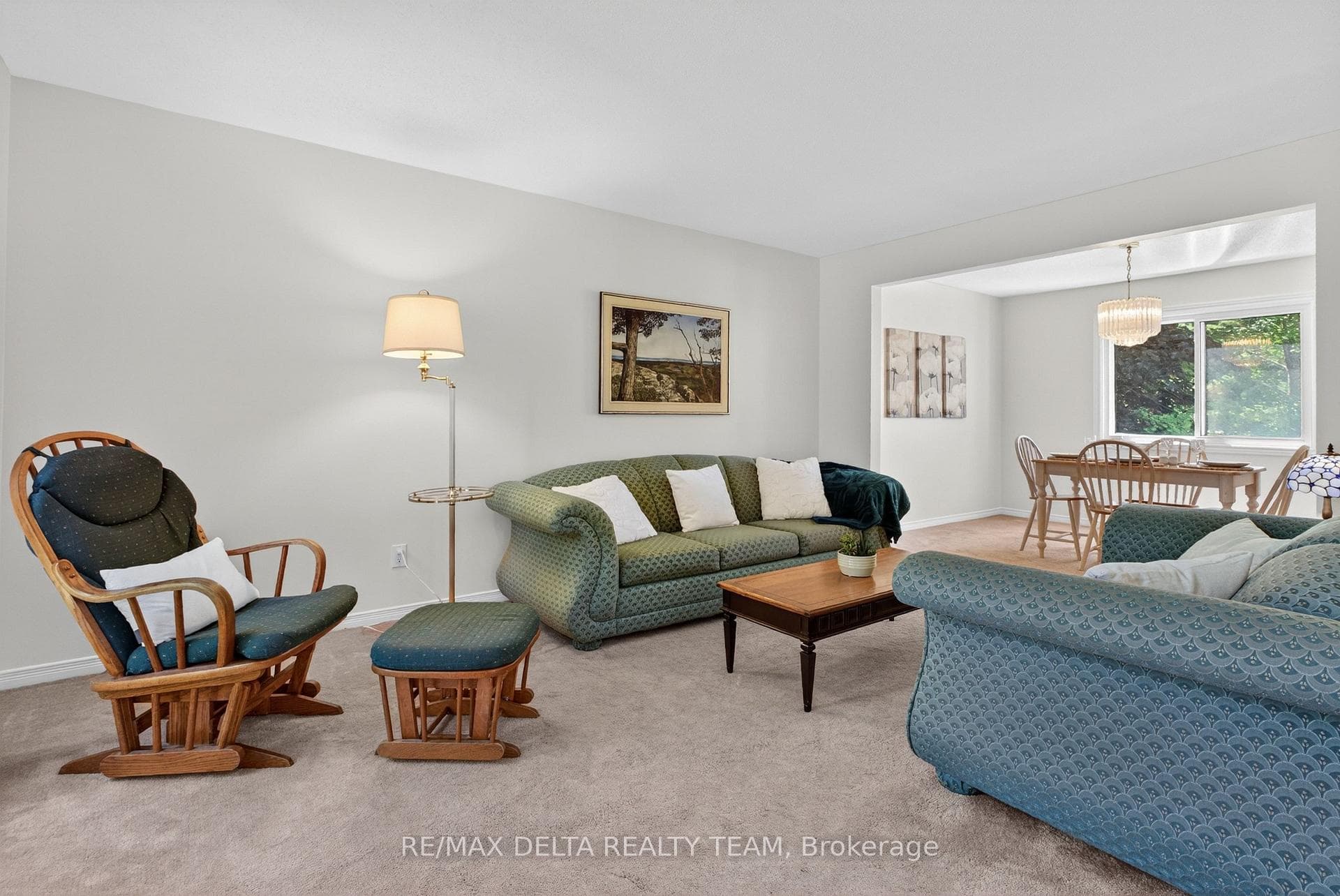 664 Thicket Way photo 11