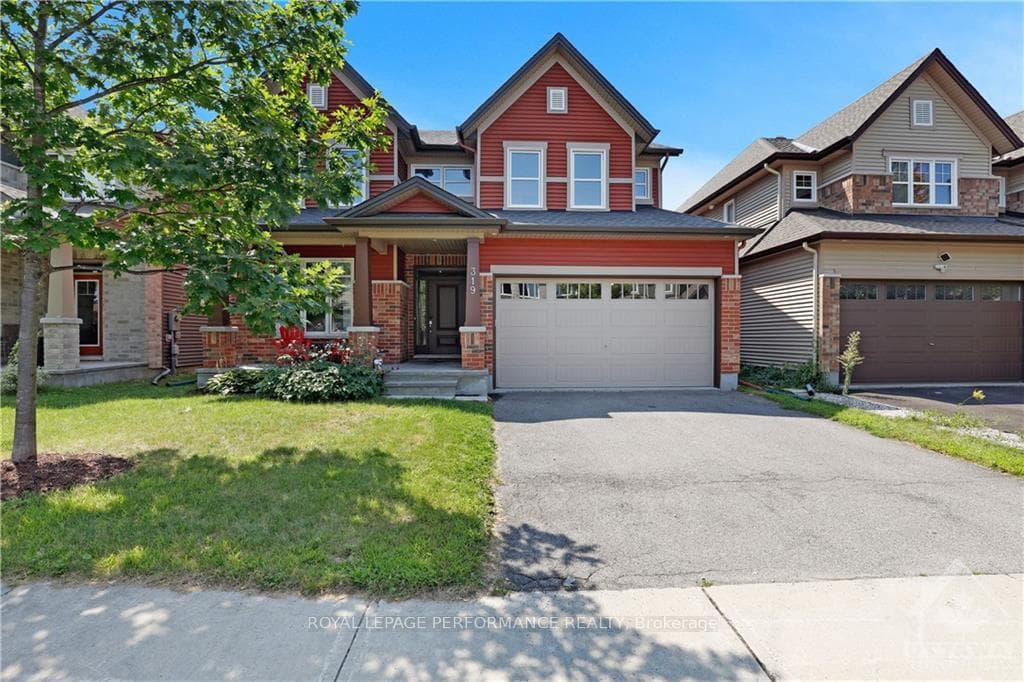 319 GRACEWOOD Crescent photo 1