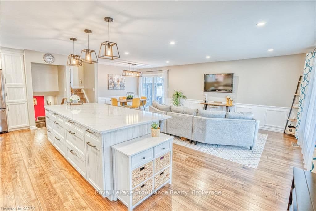 336 RENDA Street photo 17