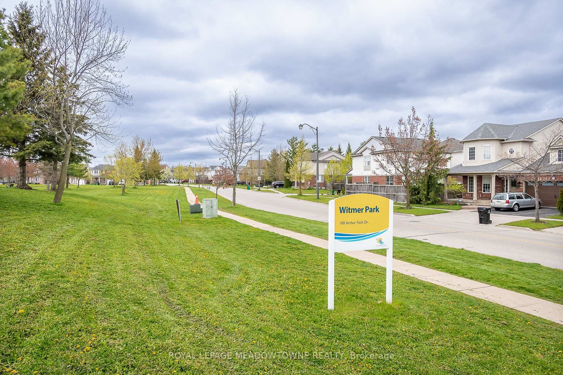 Super close walk to Witmer Park!