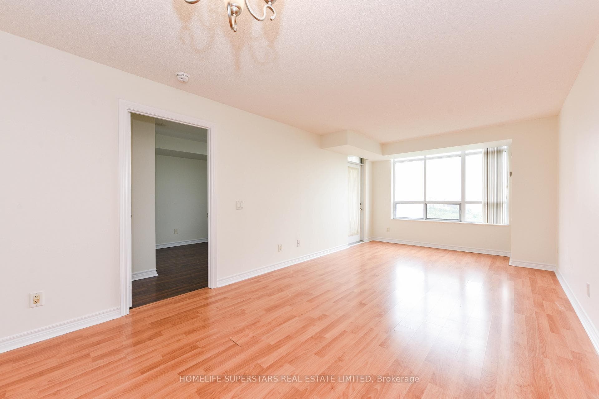 710 Humberwood Boulevard Unit 2011 photo 8