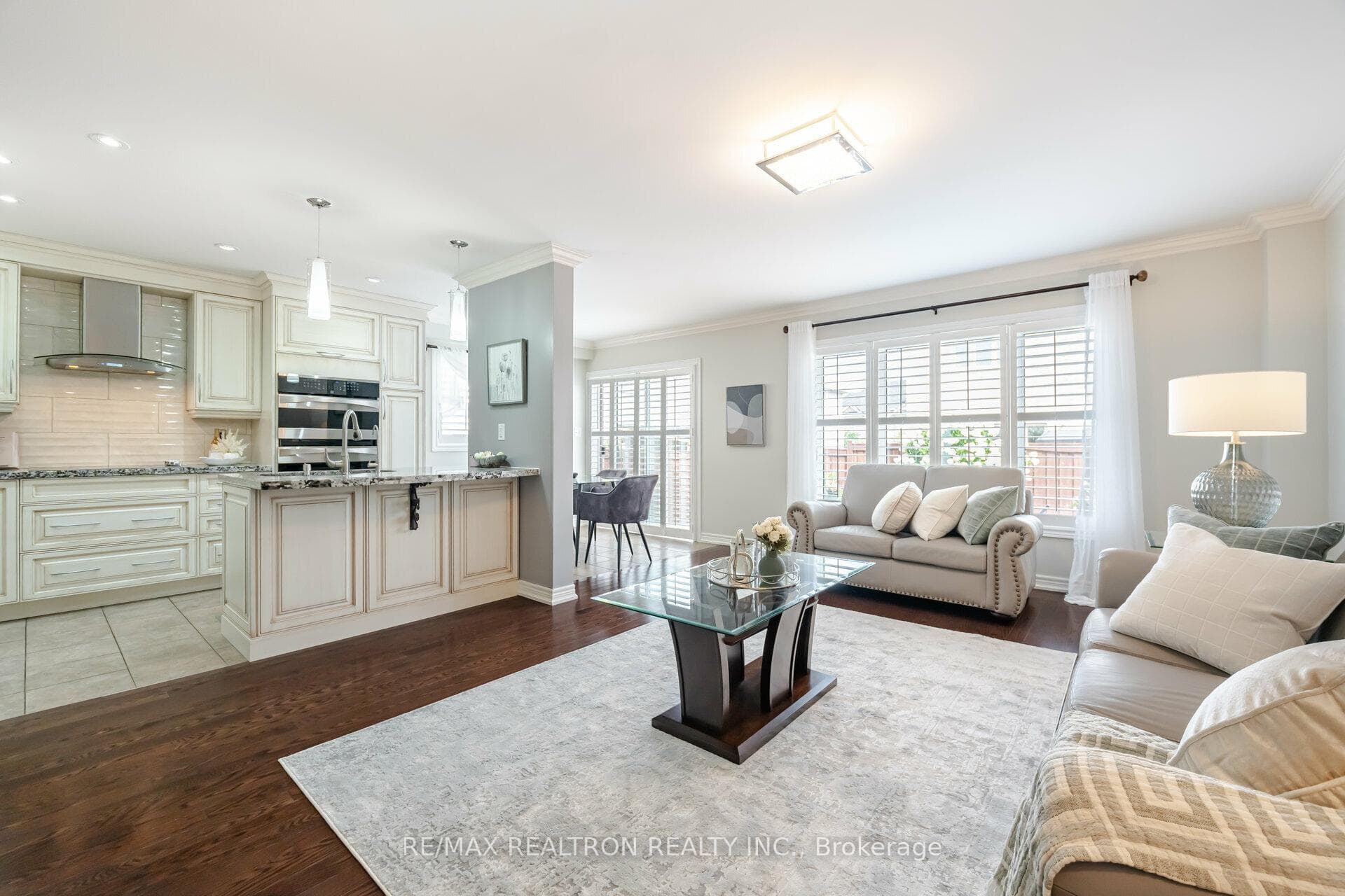 2 Holroyd Street photo 8