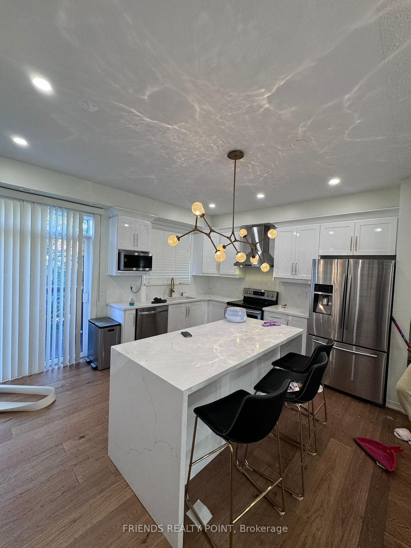 386 Ladycroft Terrace photo 7