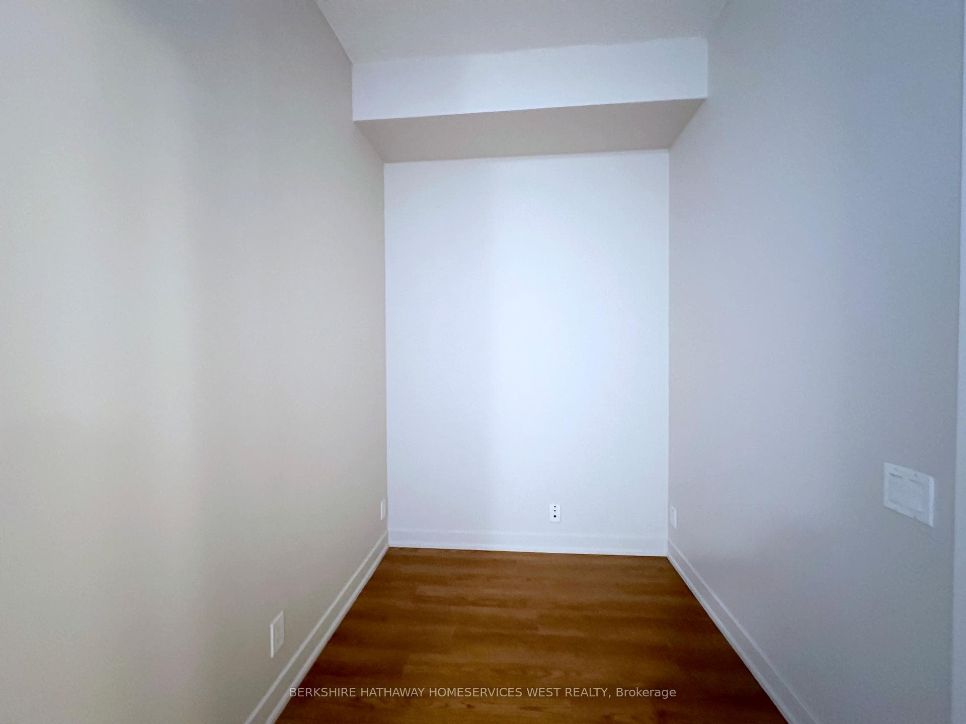 188 Clark Boulevard Unit 2010 photo 8