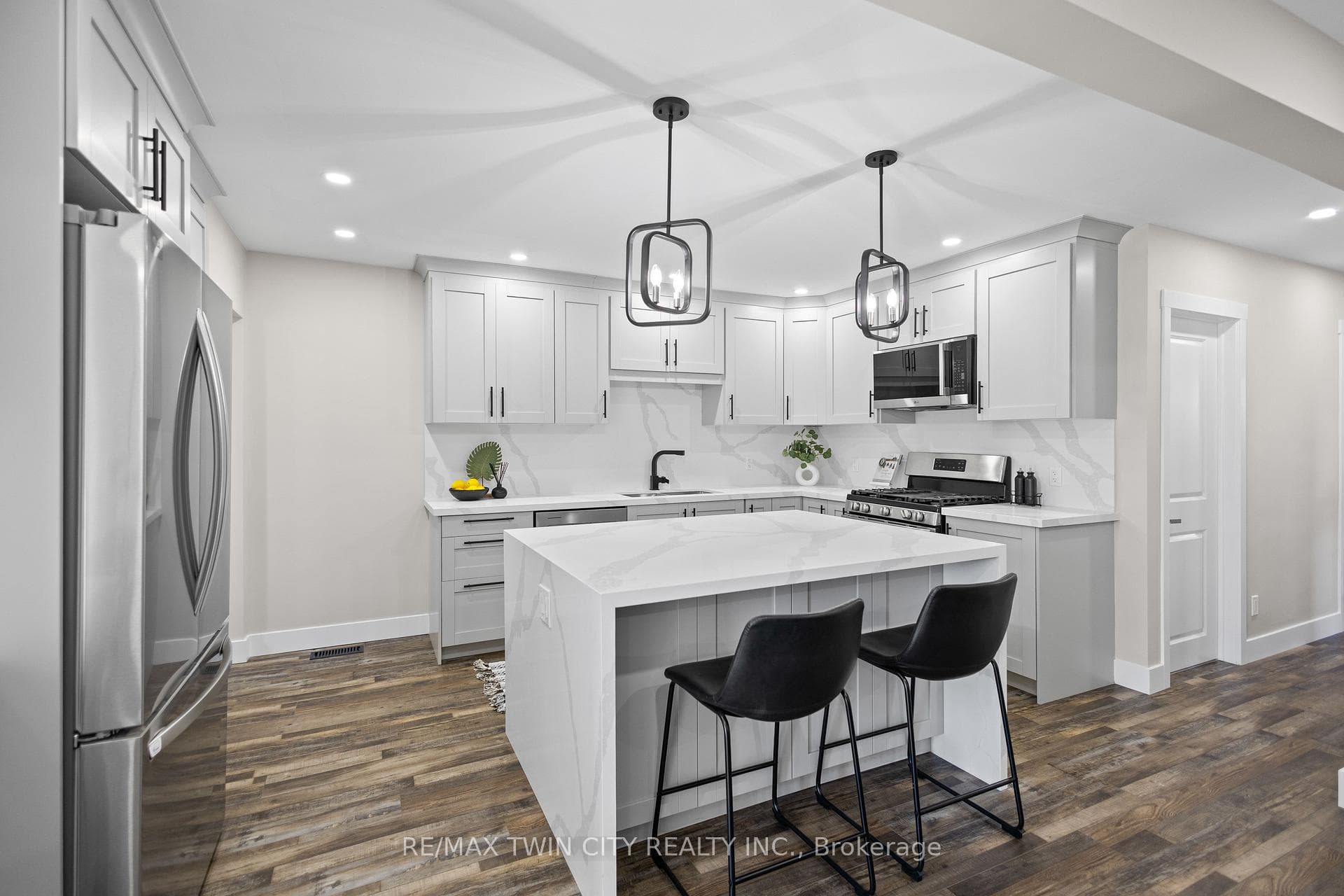 48 Linden Avenue photo 7