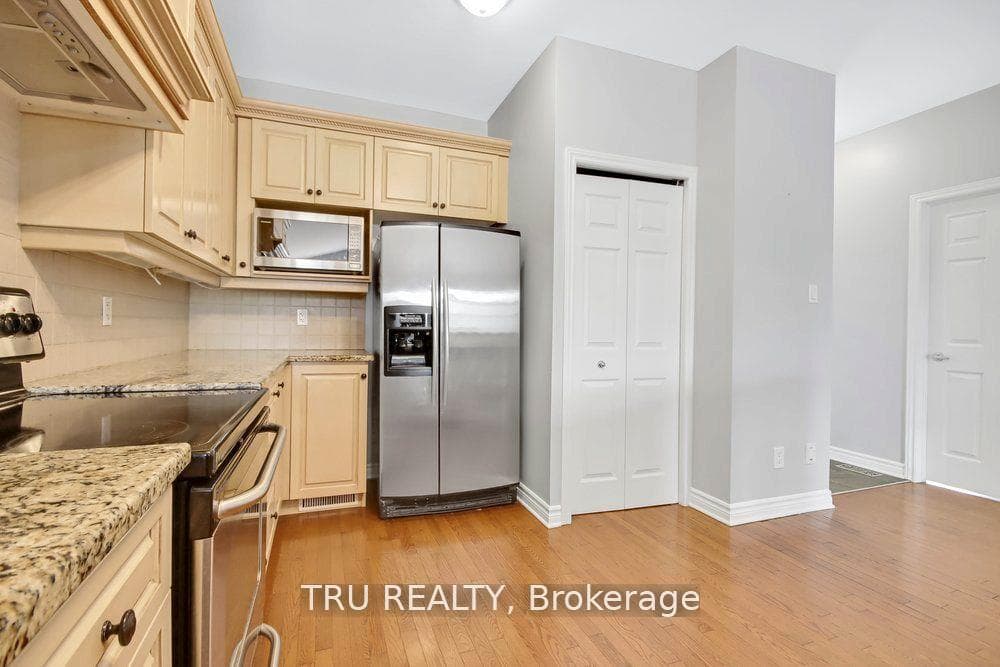 108 Villageview Private photo 7