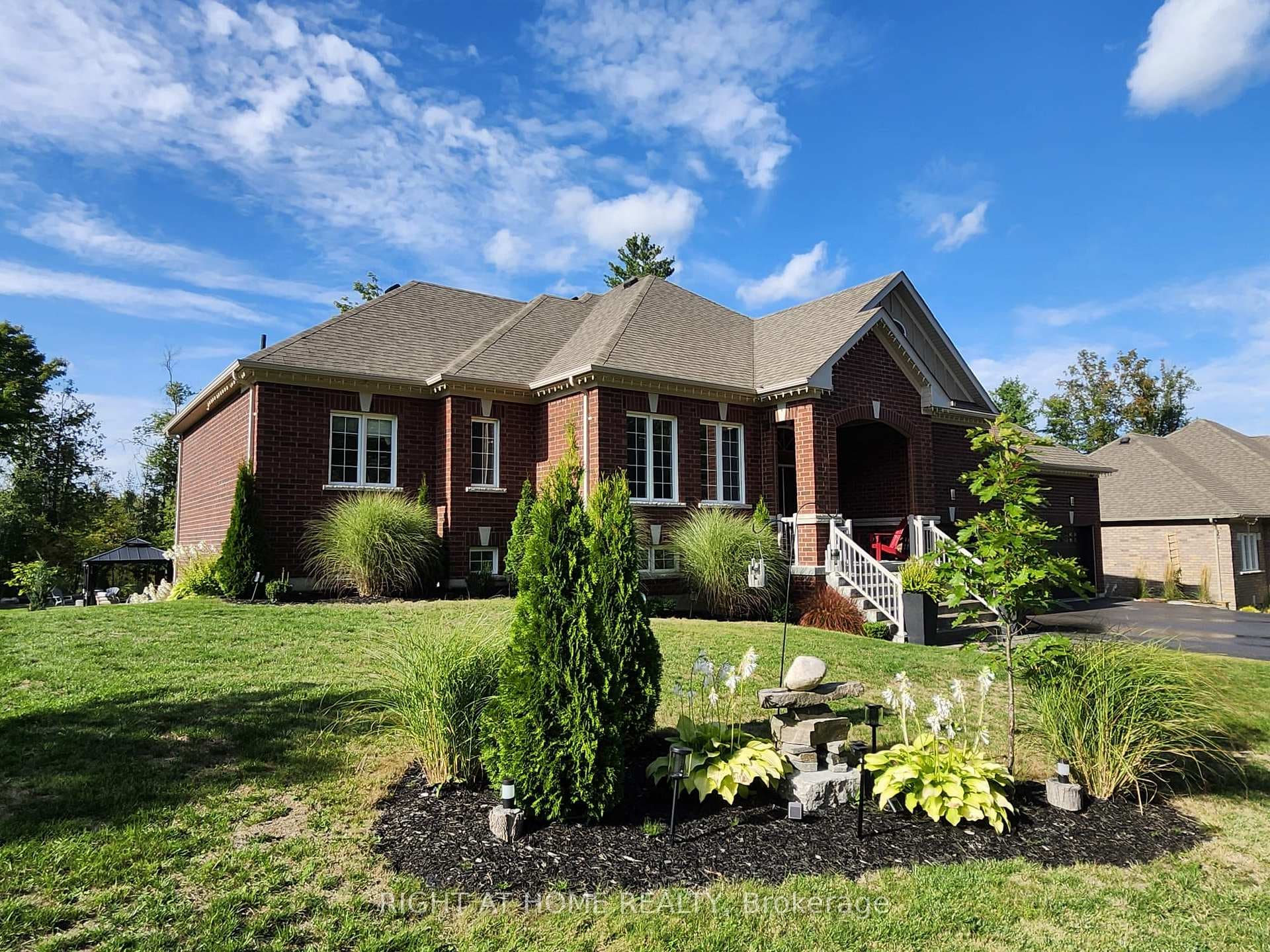 84 Diamond Valley Drive photo 45
