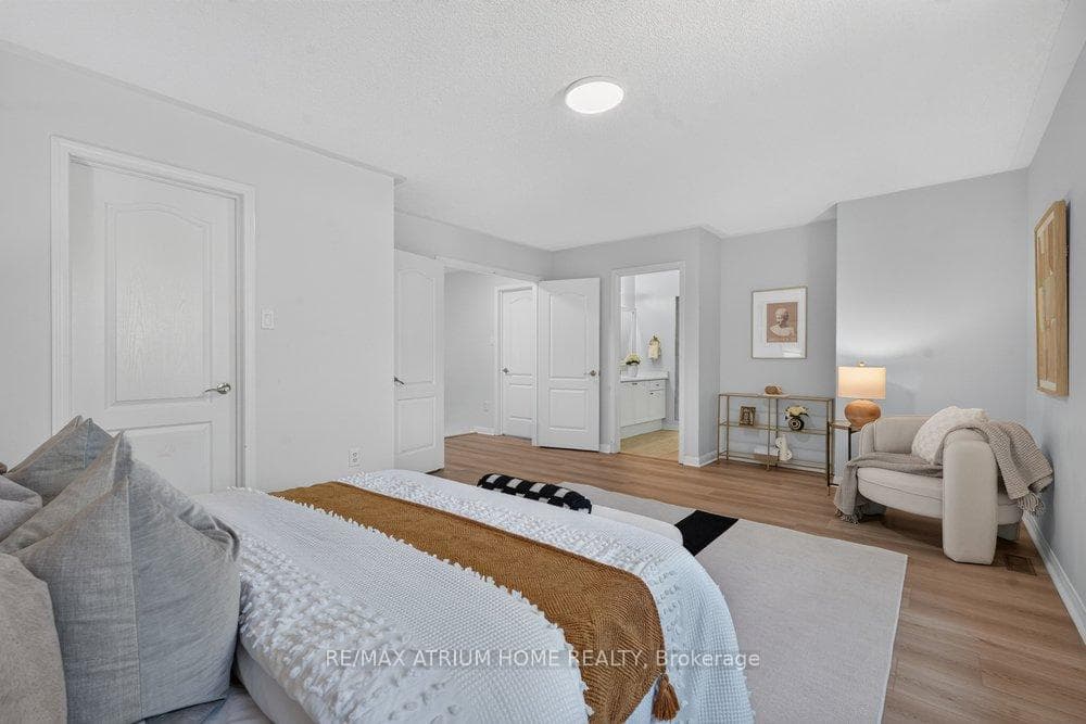 2293 Oakhaven Drive photo 32