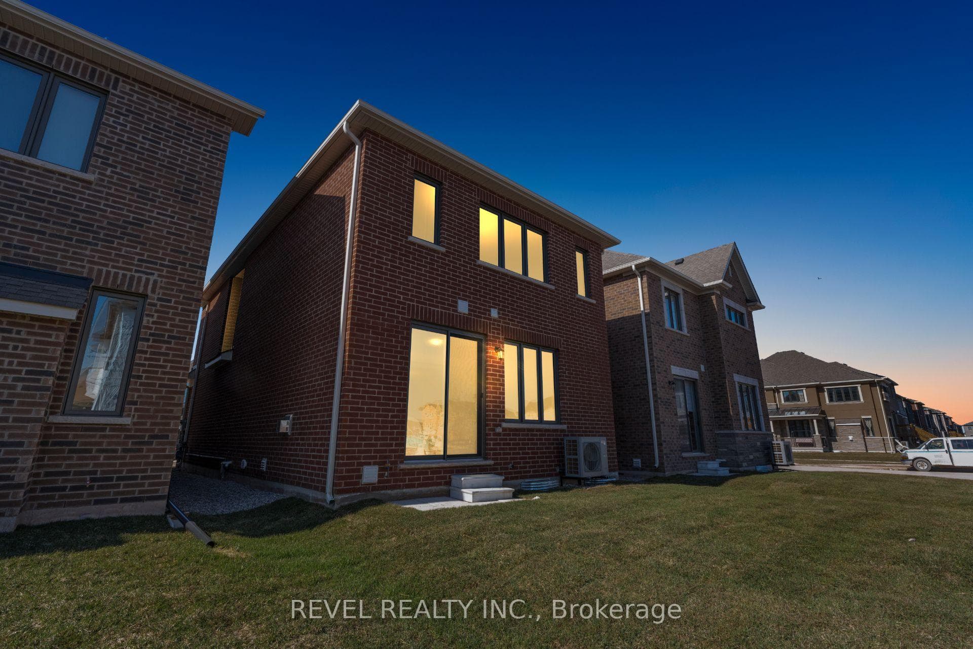 1488 Melville Bonus Crescent photo 33