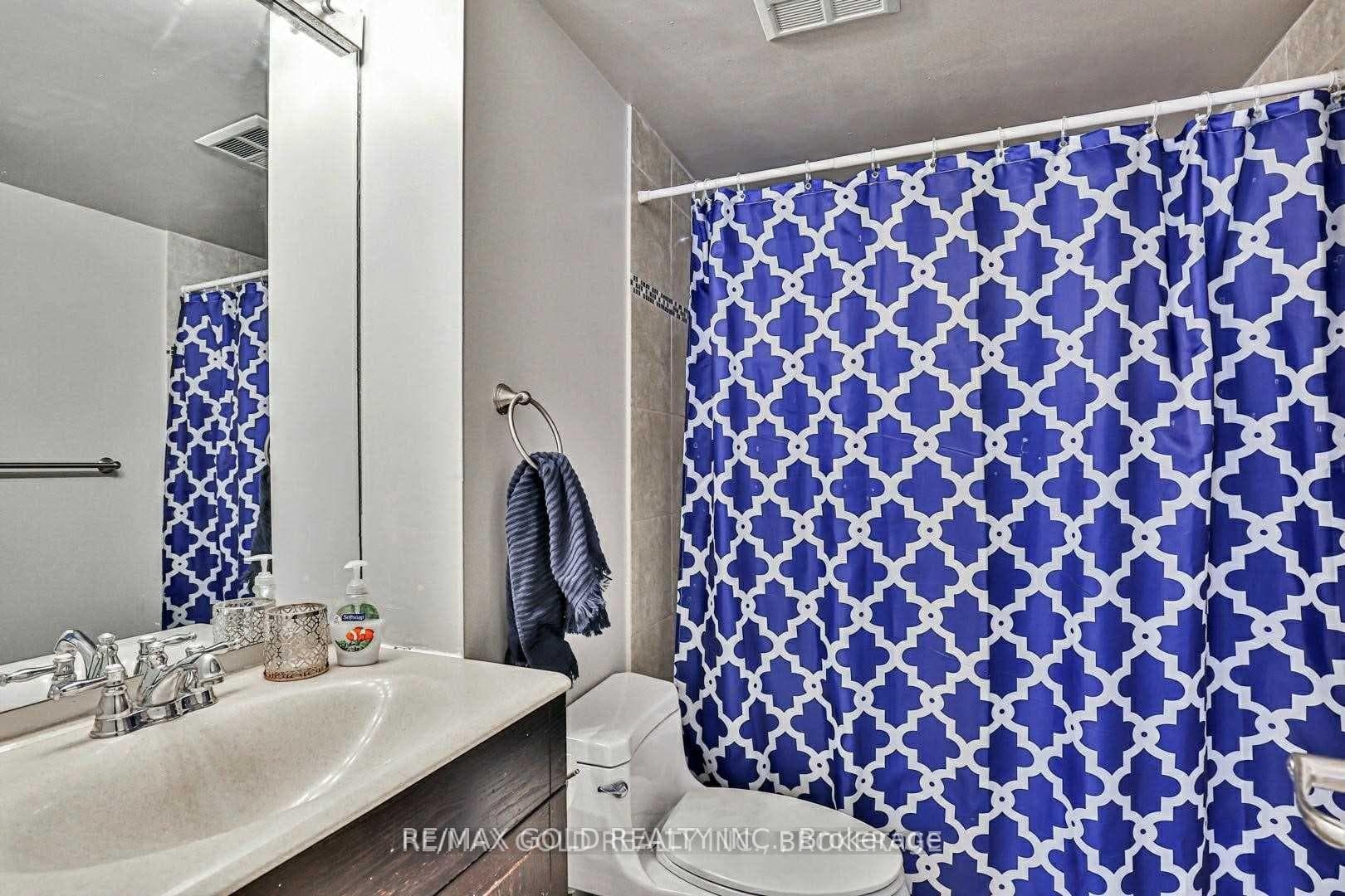 736 Bay Street Unit 710 photo 19