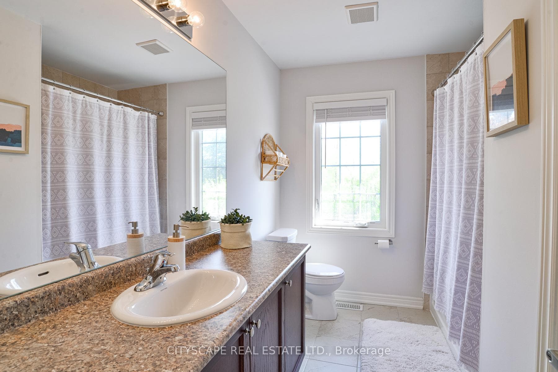 248 James Street photo 17