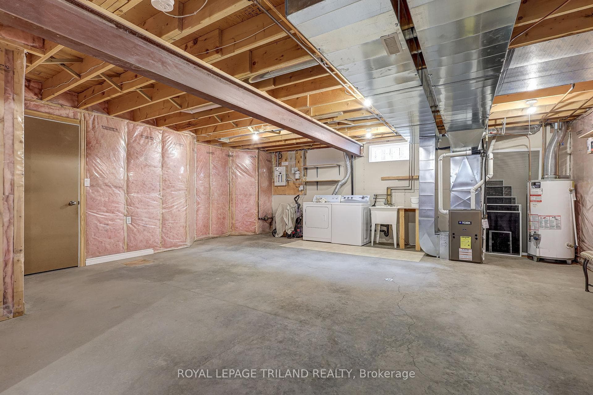 19 ORIOLE LANE, ST. THOMAS - BASEMENT
