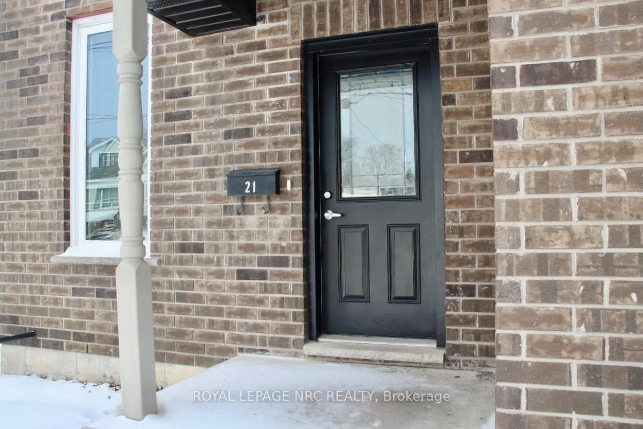 21 Almond Street photo 2