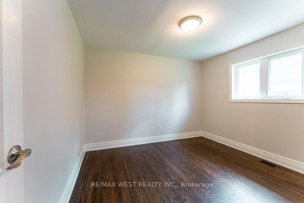 67 May Avenue photo 14