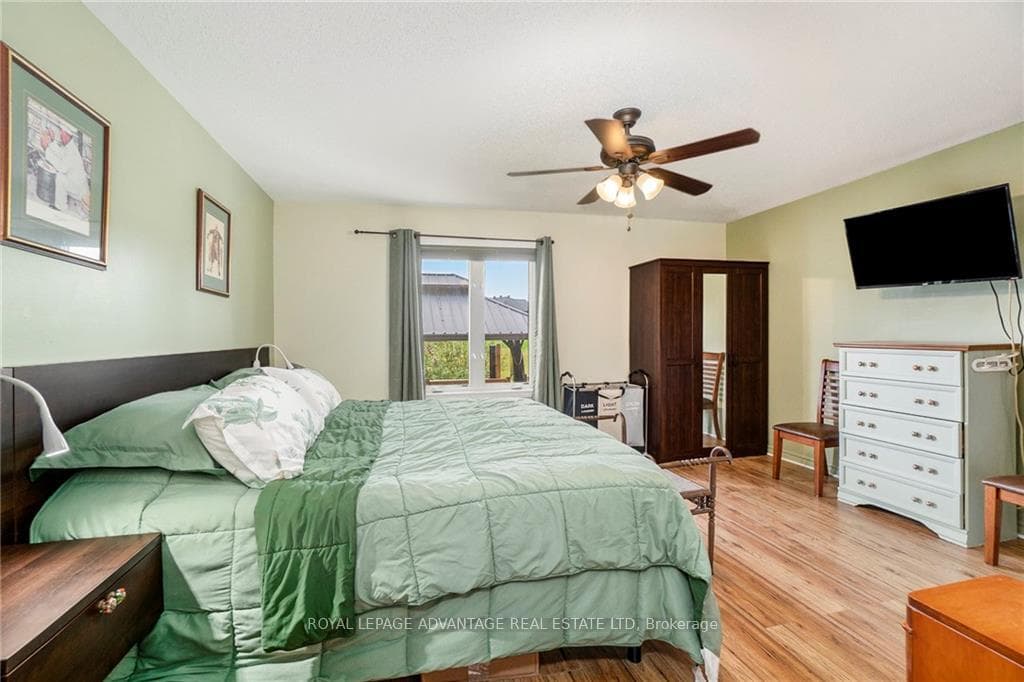 49 LEE Avenue photo 14