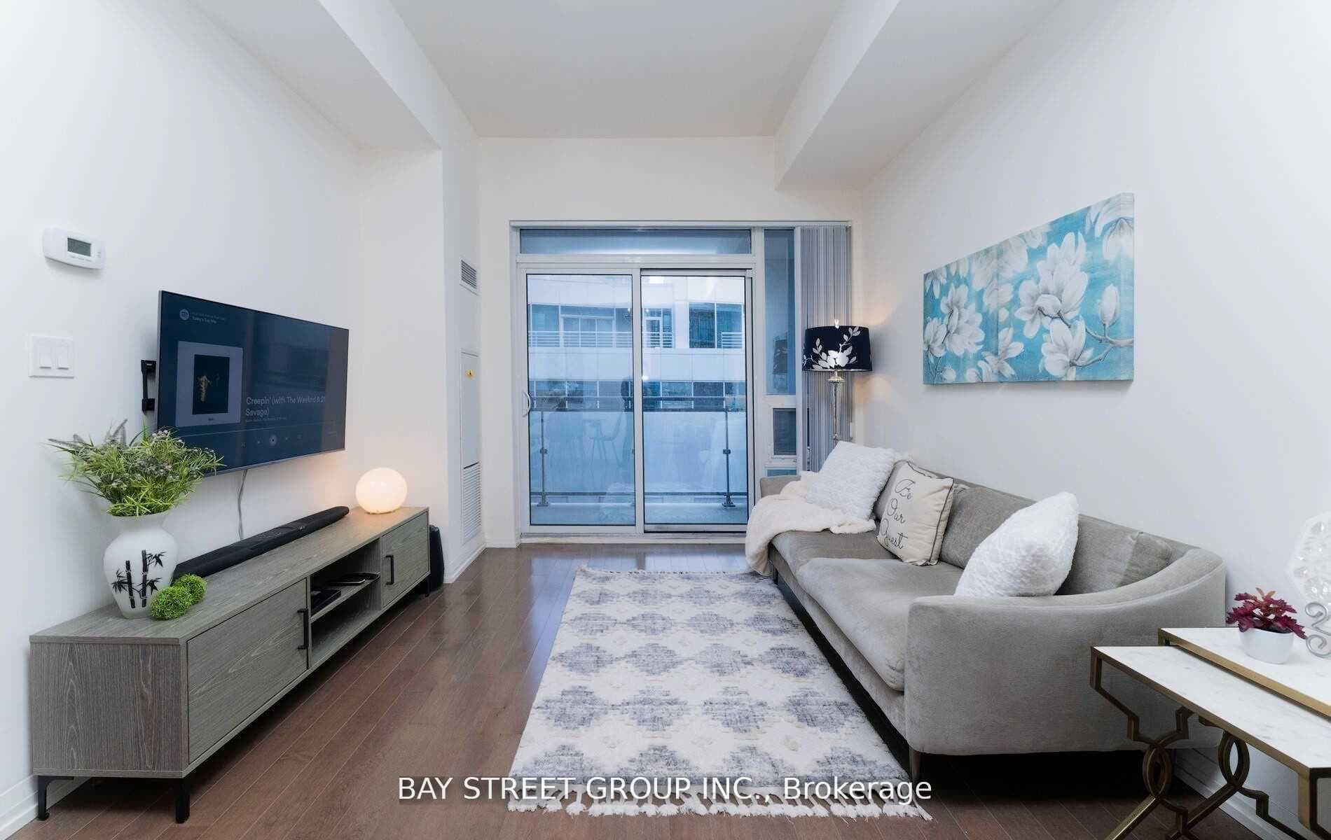 460 Adelaide Street Unit 831 photo 5