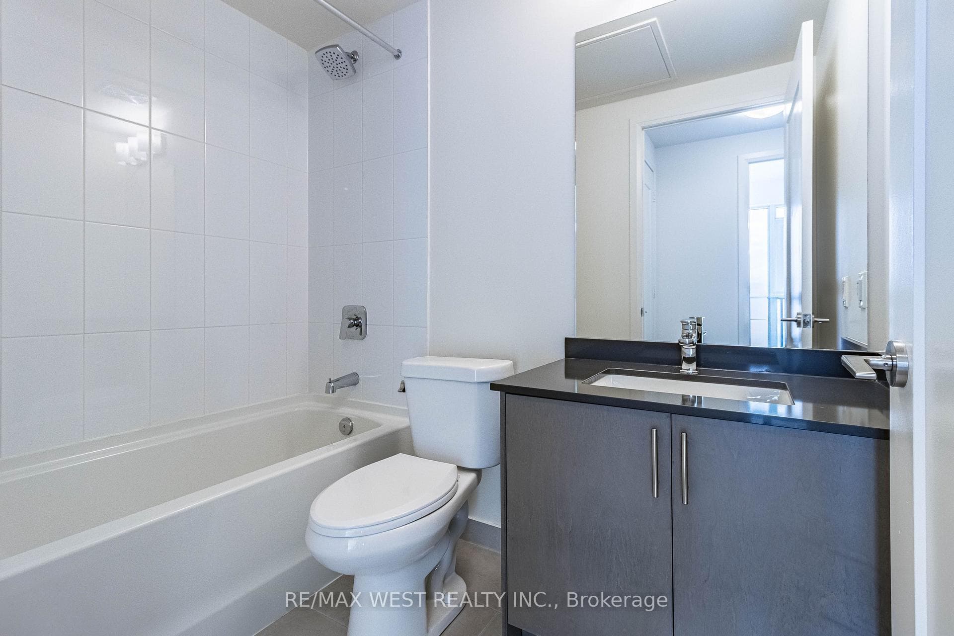 8960 Jane Street Unit 820 photo 18
